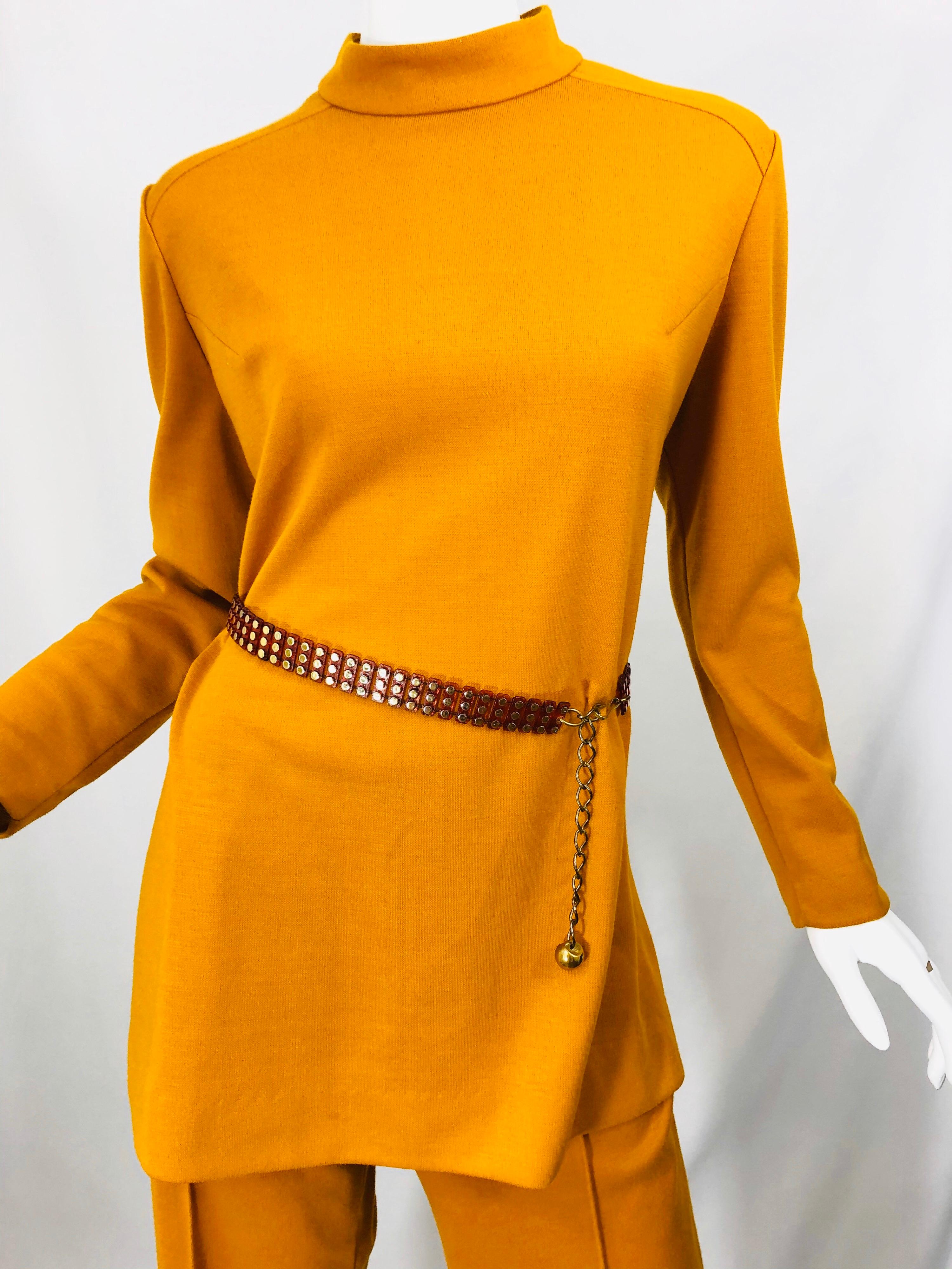 1970s Marigold Mustard Yellow Quattro pezzi Vintage 70s Knit Shirt + Pants + Belt in vendita 2