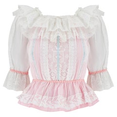 Camicetta con volant in pizzo bianco e rosa di Marisa Martin del 1970
