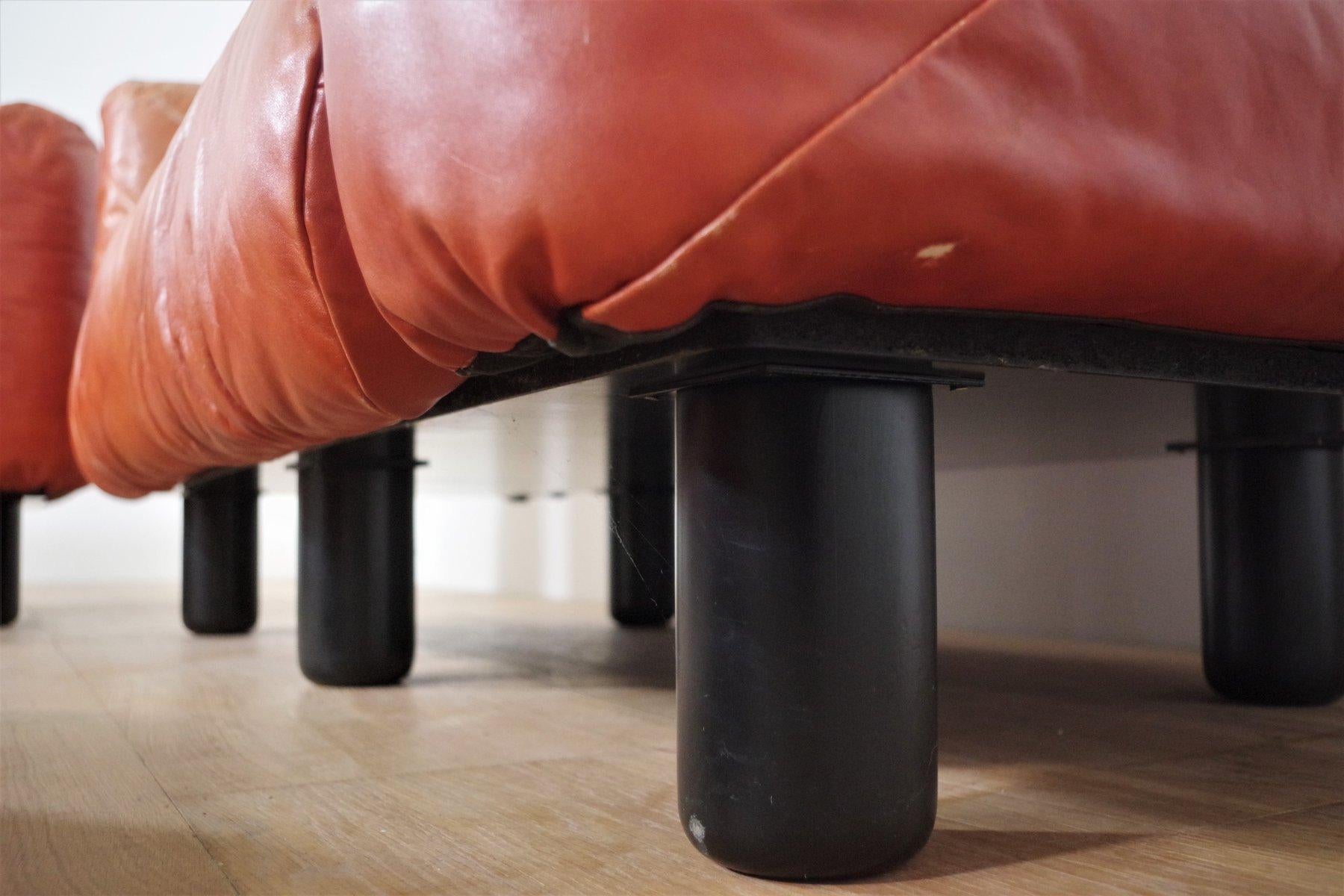 1970s Marius & Marius Leather Sofa and Pouf Set by Mario Marenco for Arflex en venta 9
