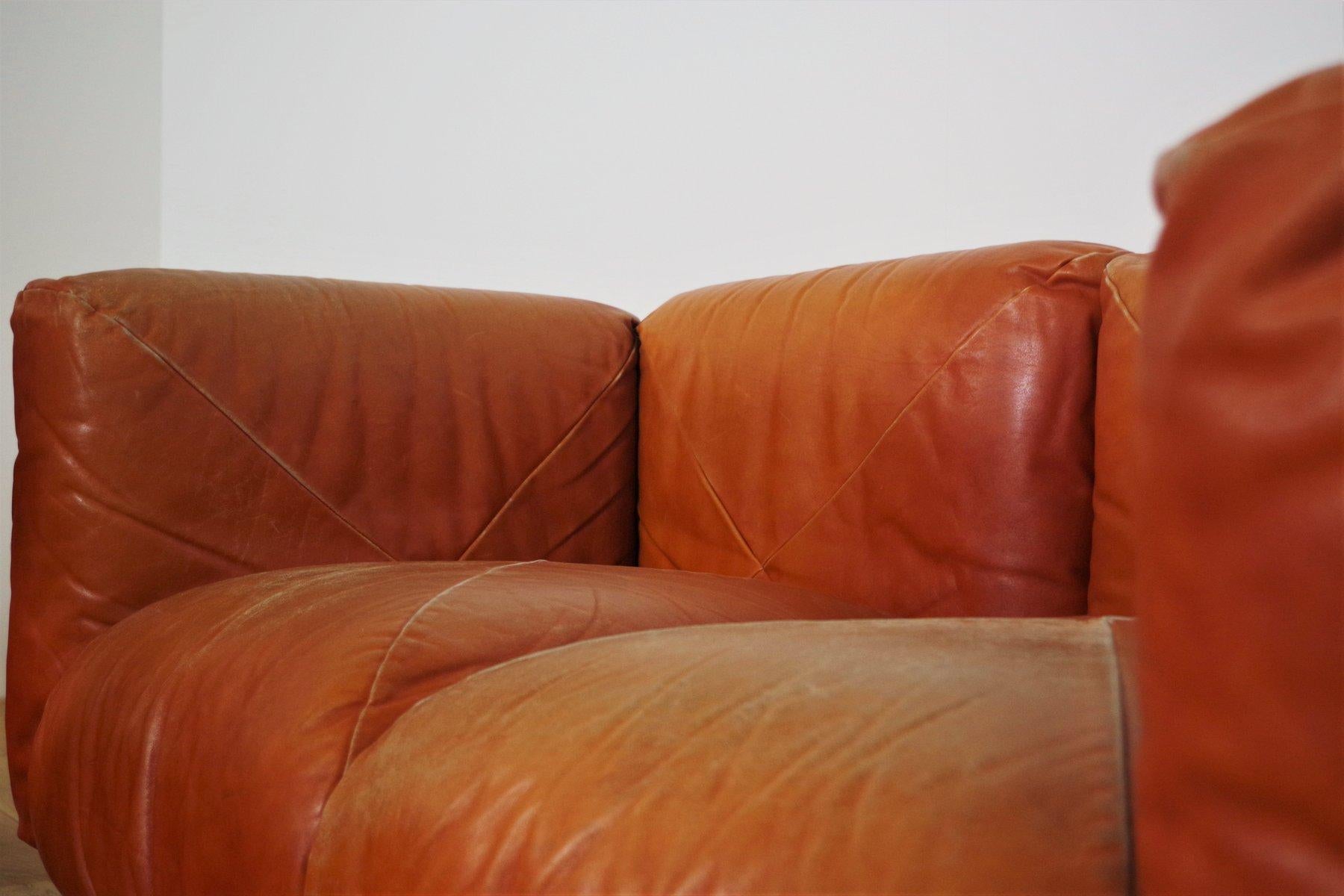 1970s Marius & Marius Leather Sofa and Pouf Set by Mario Marenco for Arflex en venta 12