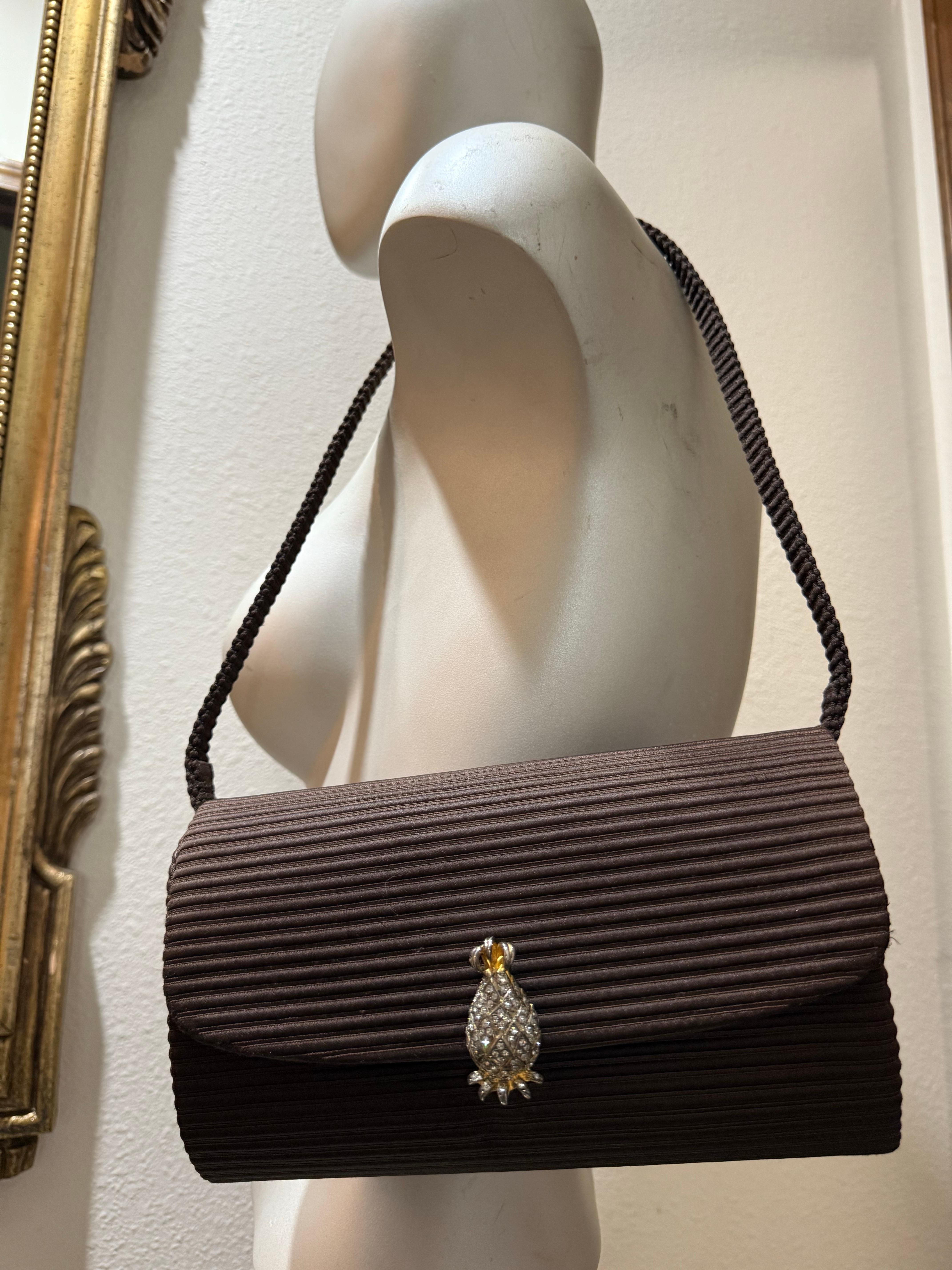1970er Martin van Schaak Fass-Clutch aus gerippter Seidenfaille mit Ananas in Schokolade im Zustand „Hervorragend“ im Angebot in Gresham, OR