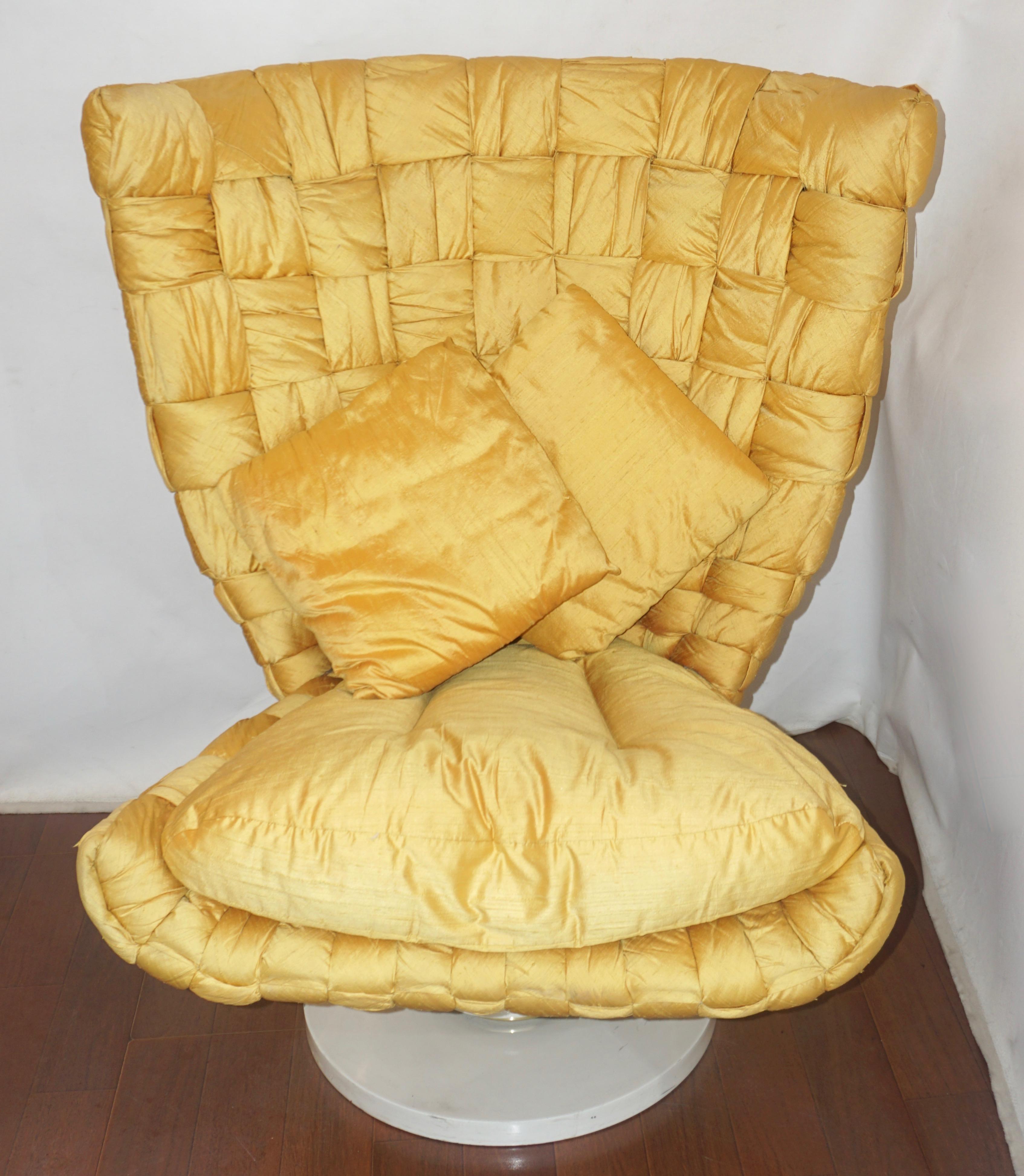 1970s Marzio Cecchi Italian Vintage Iconic Gold Yellow Silk Swivel Armchair 9