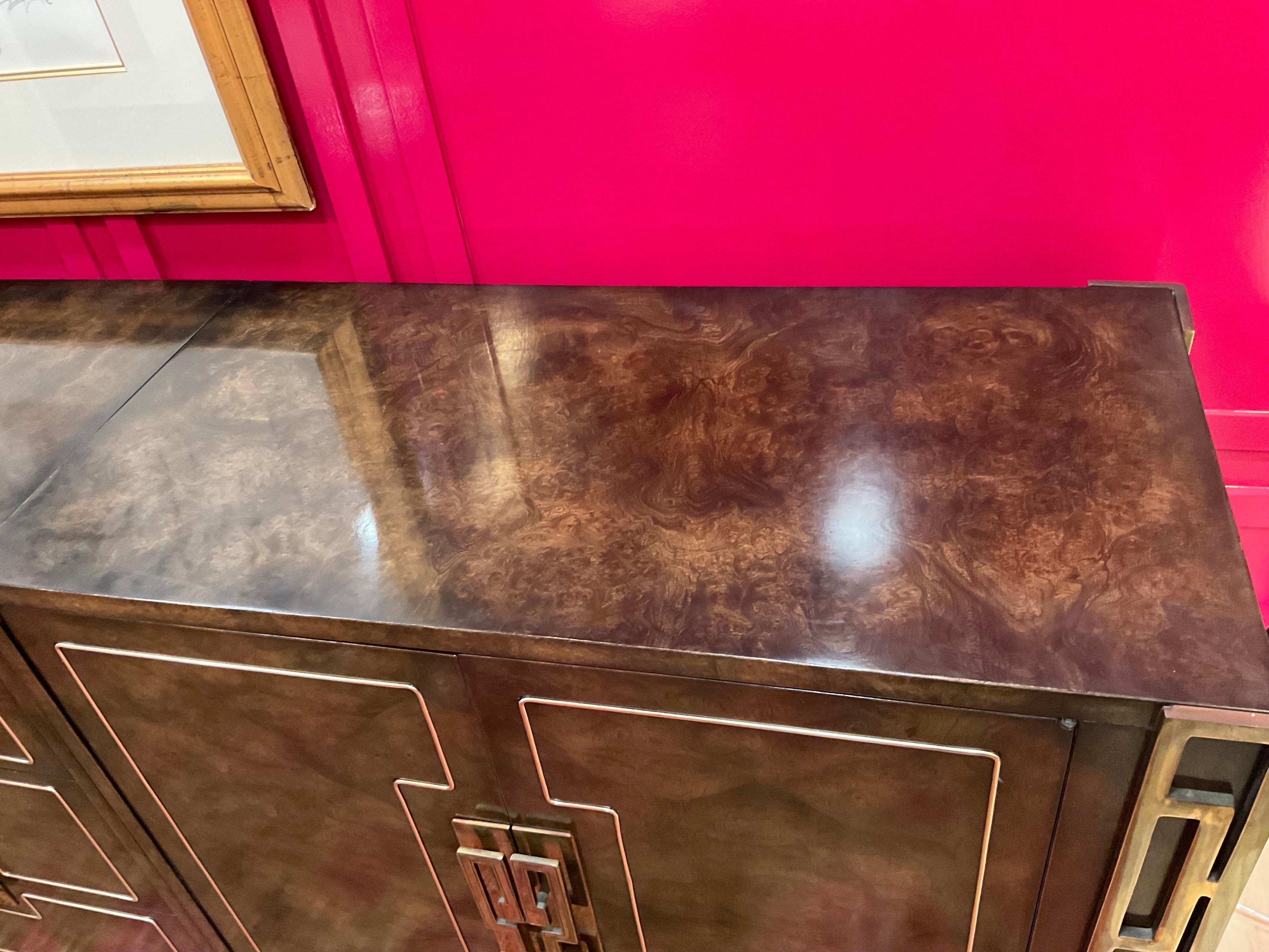 Credenza 4 pezzi Mastercraft degli anni '70 in ambioyna e ottone sbavato in vendita 3