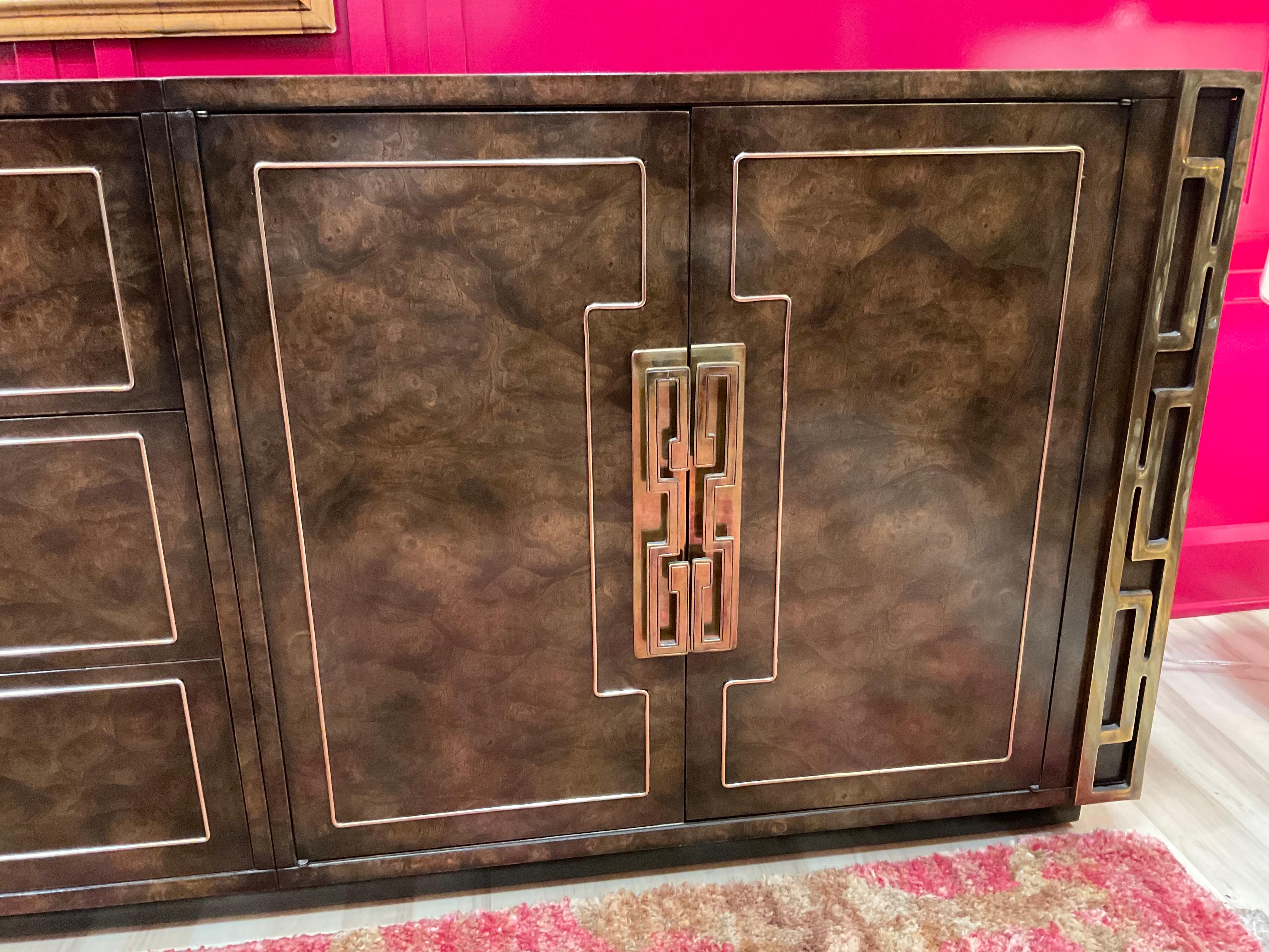 Credenza 4 pezzi Mastercraft degli anni '70 in ambioyna e ottone sbavato in vendita 4