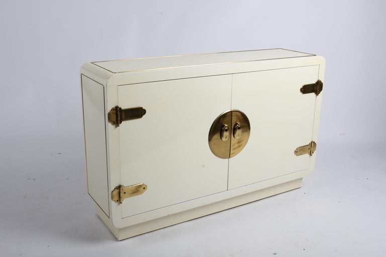 Hollywood Regency 1970s Mastercraft Asian Inspired Cabinet in Creme Lacquer with Brass Hardware  For Sale
