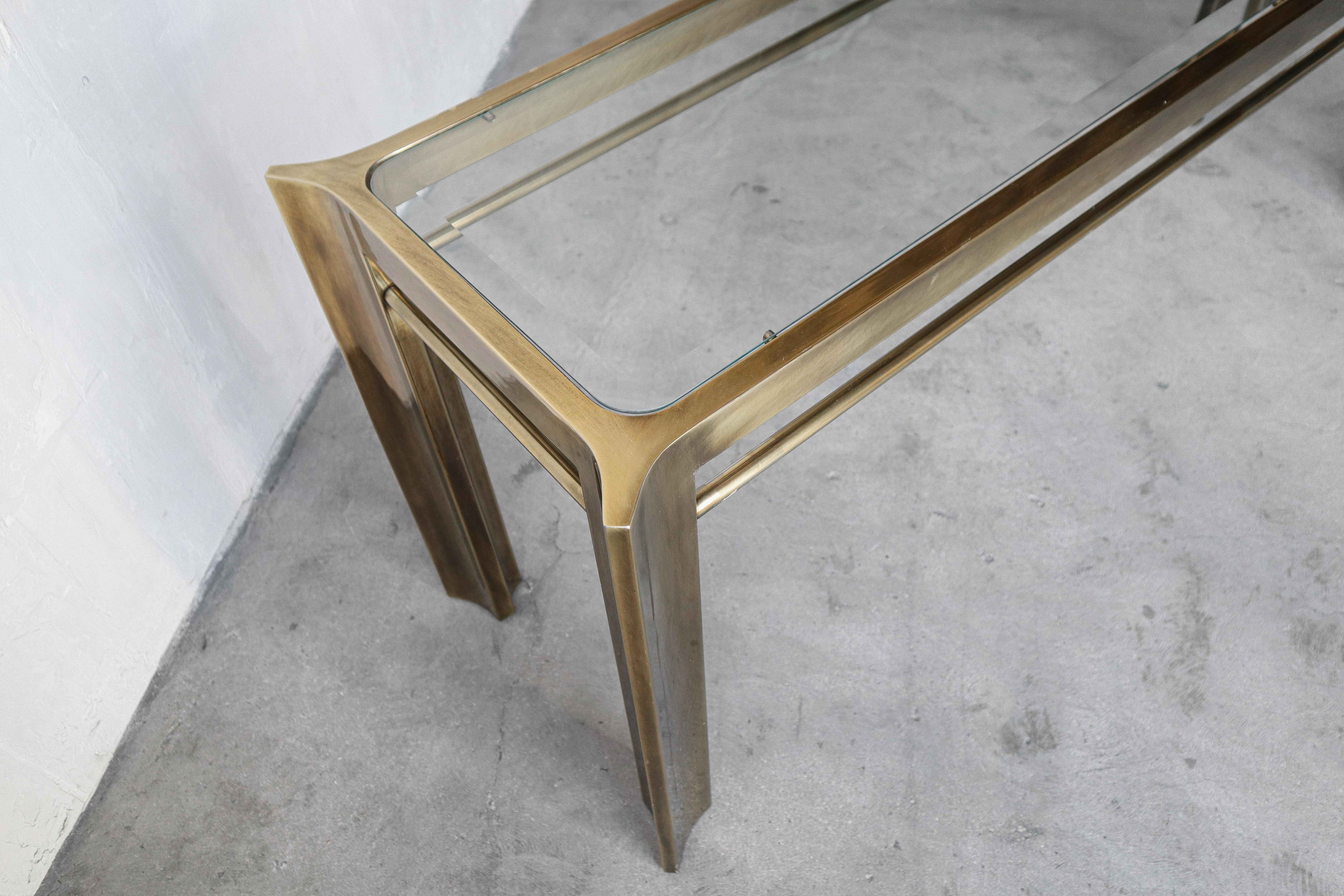 1970's Mastercraft Brass Trilobi Console Table In Good Condition For Sale In Las Vegas, NV