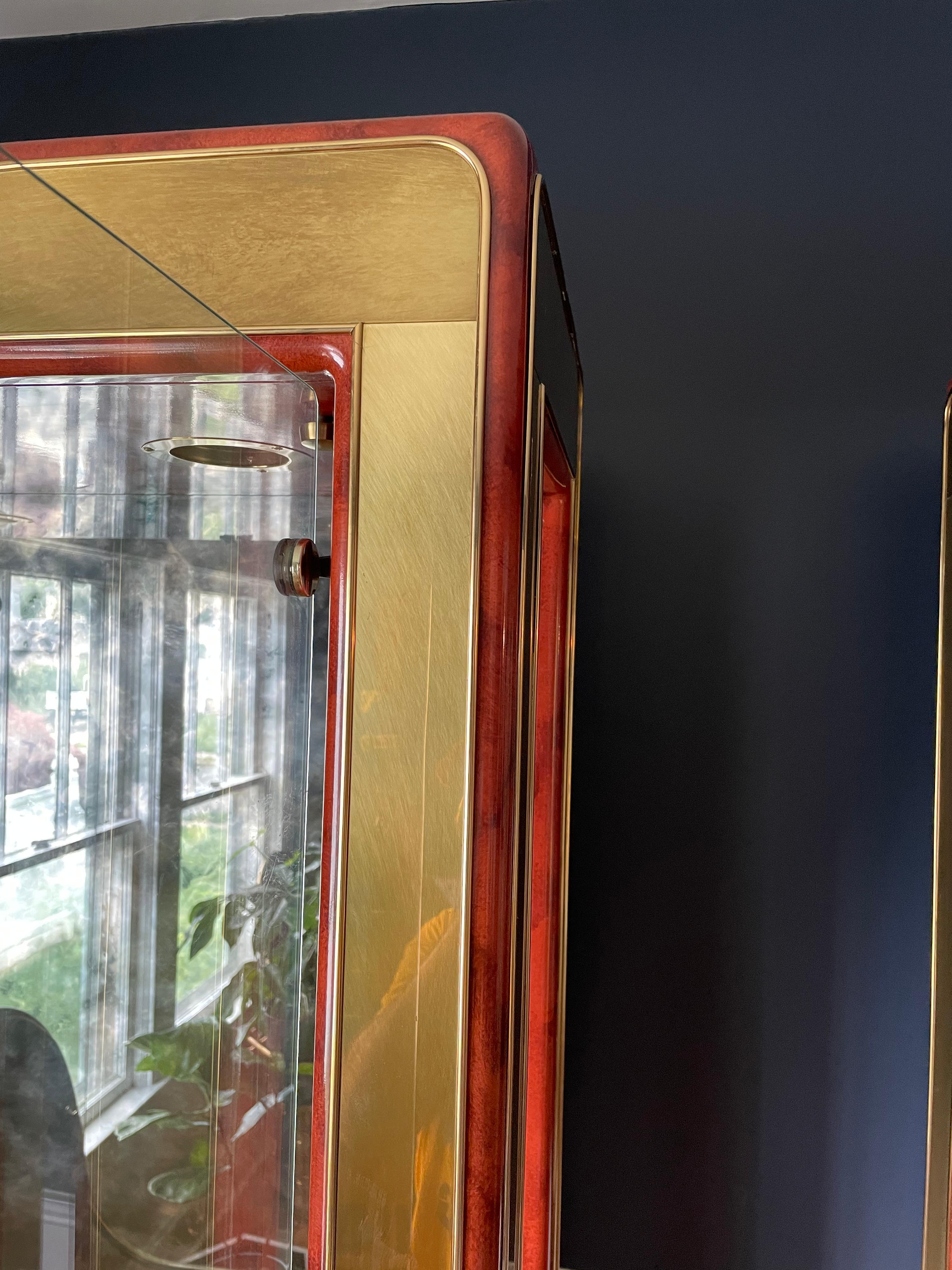 1970s Mastercraft Modern Tortoise Lacquered & Brass Curio Display Cabinets - a P In Good Condition In W Allenhurst, NJ