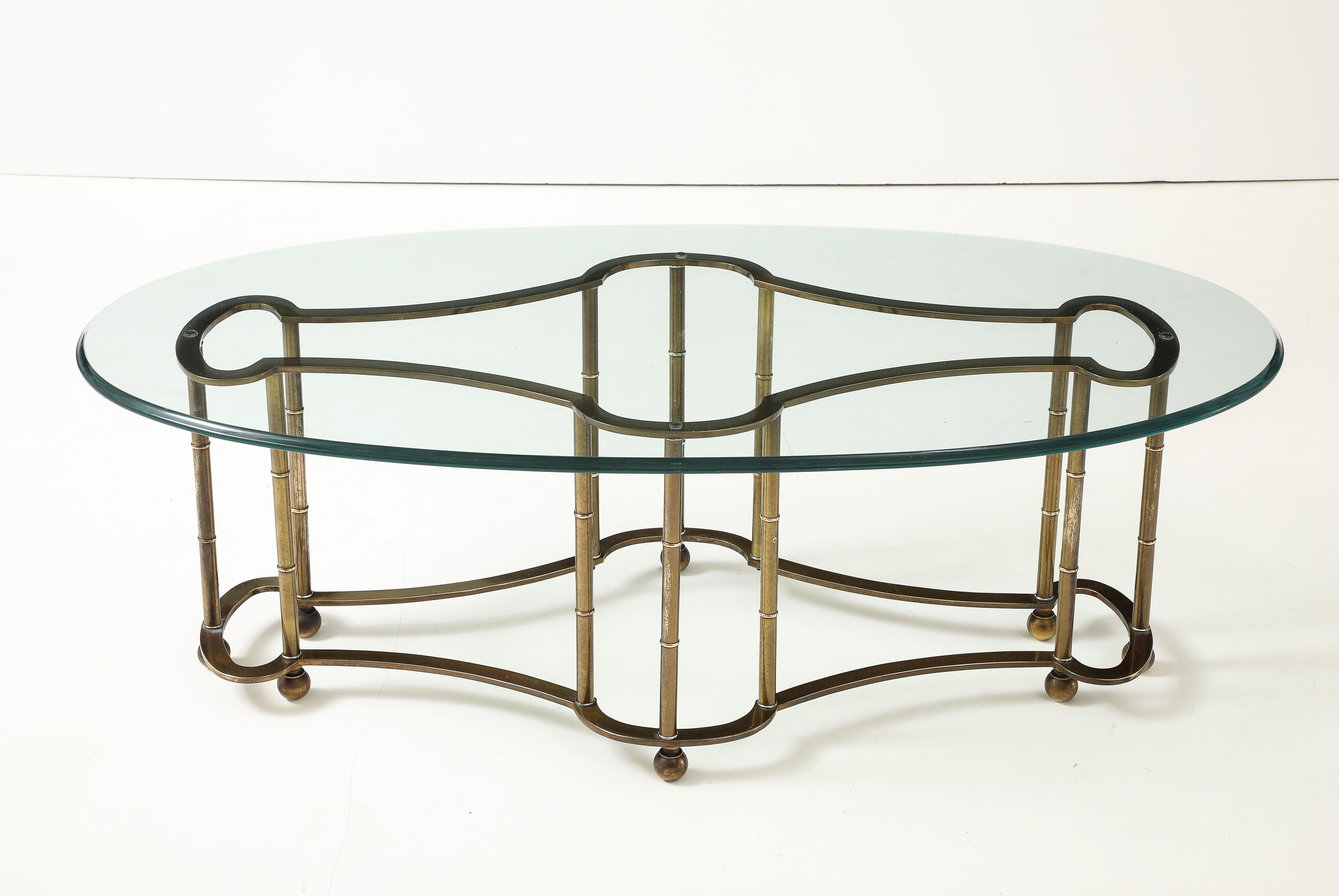 Mid-Century moderno Tavolino ovale Mastercraft Racetrack Brass degli anni '70 in vendita