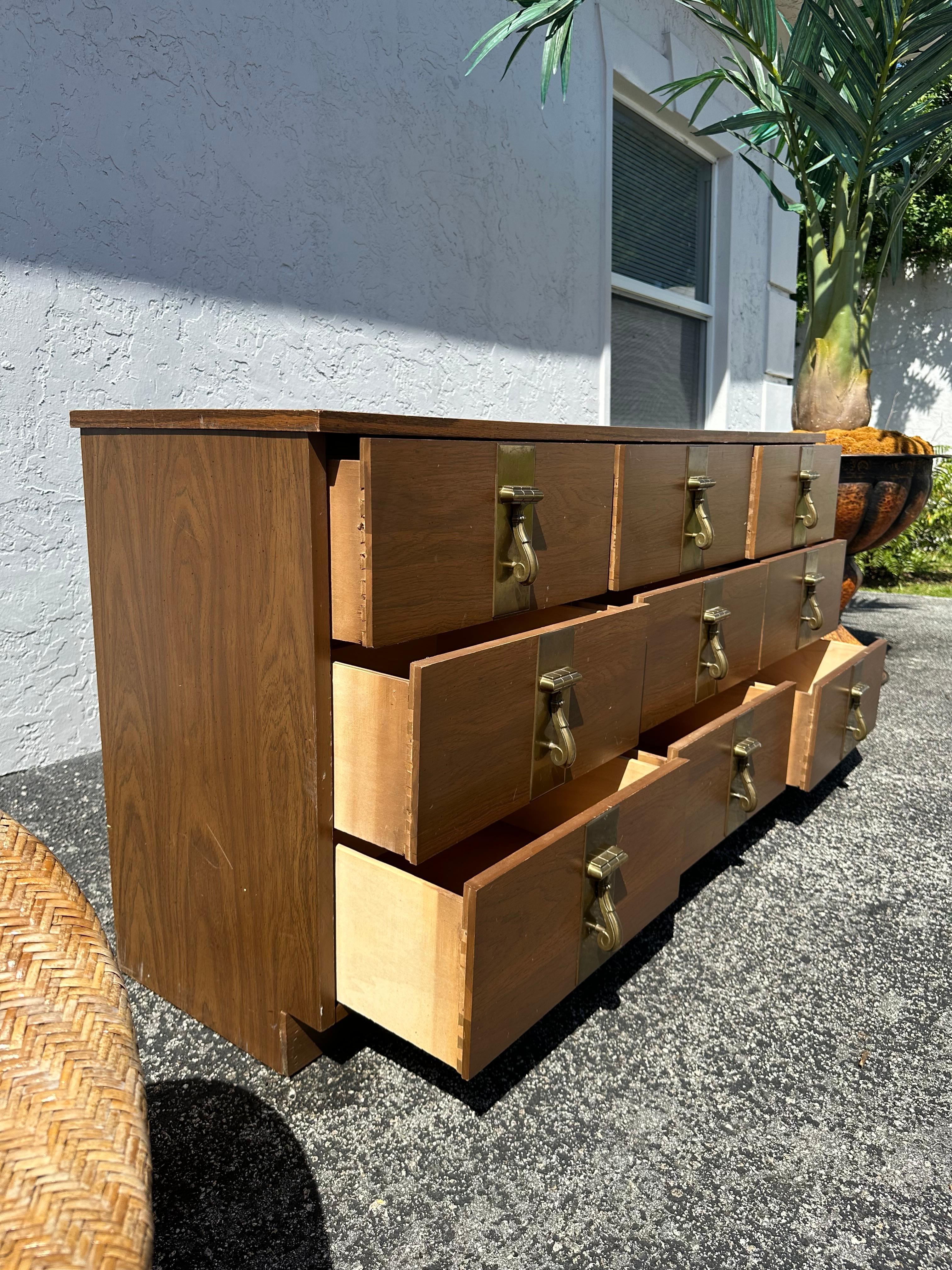 1970s Mastercraft Style Pecan Wood Oversized Brass Dresser In Good Condition For Sale In Fort Lauderdale, FL
