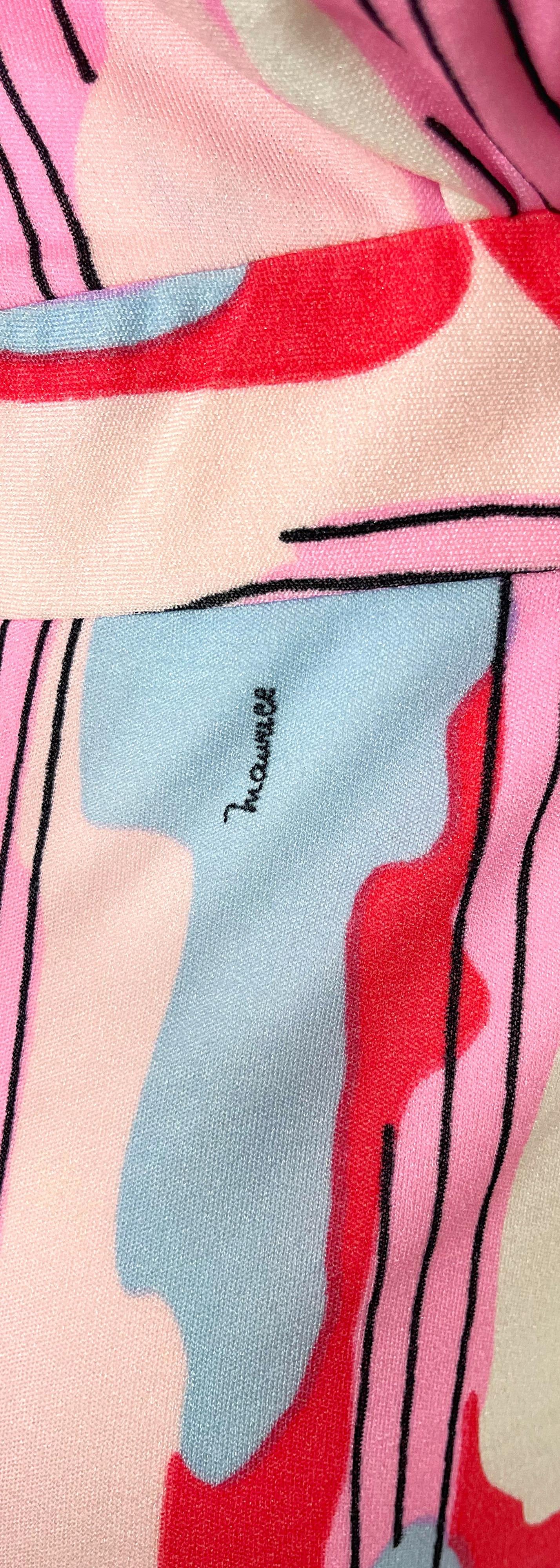 Violet Robe longue en maille de jersey avec imprimé abstrait rose, bleu et corail et signature Maurice, années 70 en vente