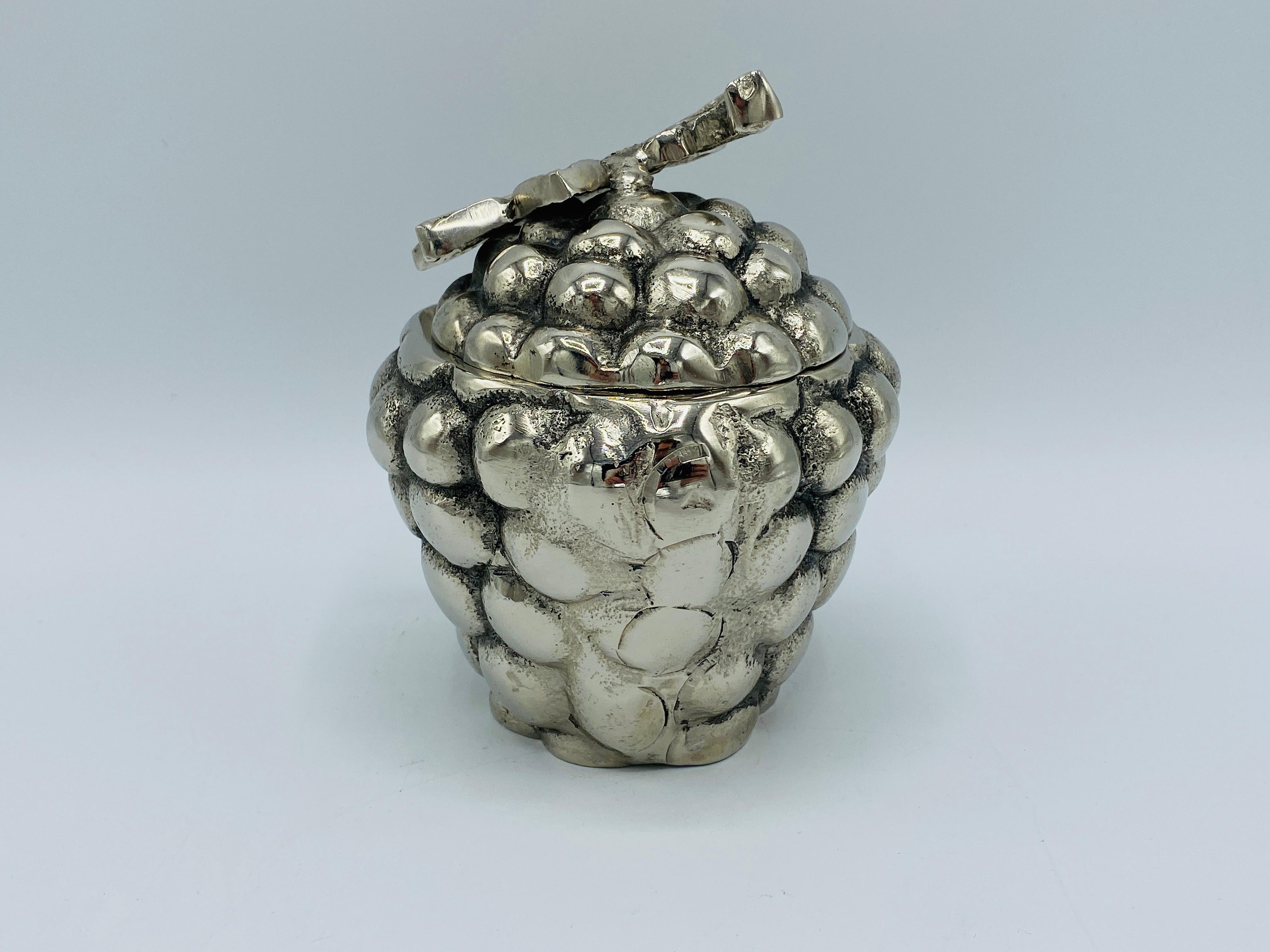 1970s Mauro Manetti Style Silvered Metal Sculptural Grape Cluster Box In Good Condition For Sale In Richmond, VA