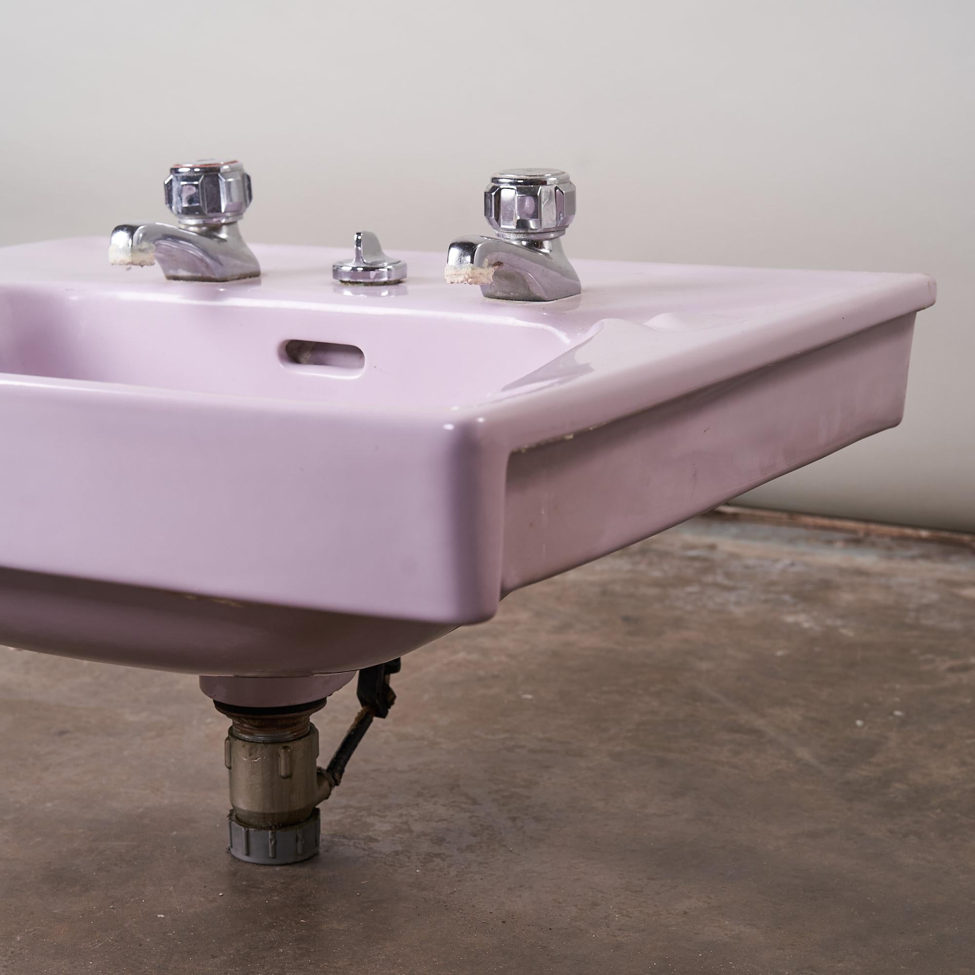 1970s Mauve Wash Hand Basin In Good Condition In London, GB