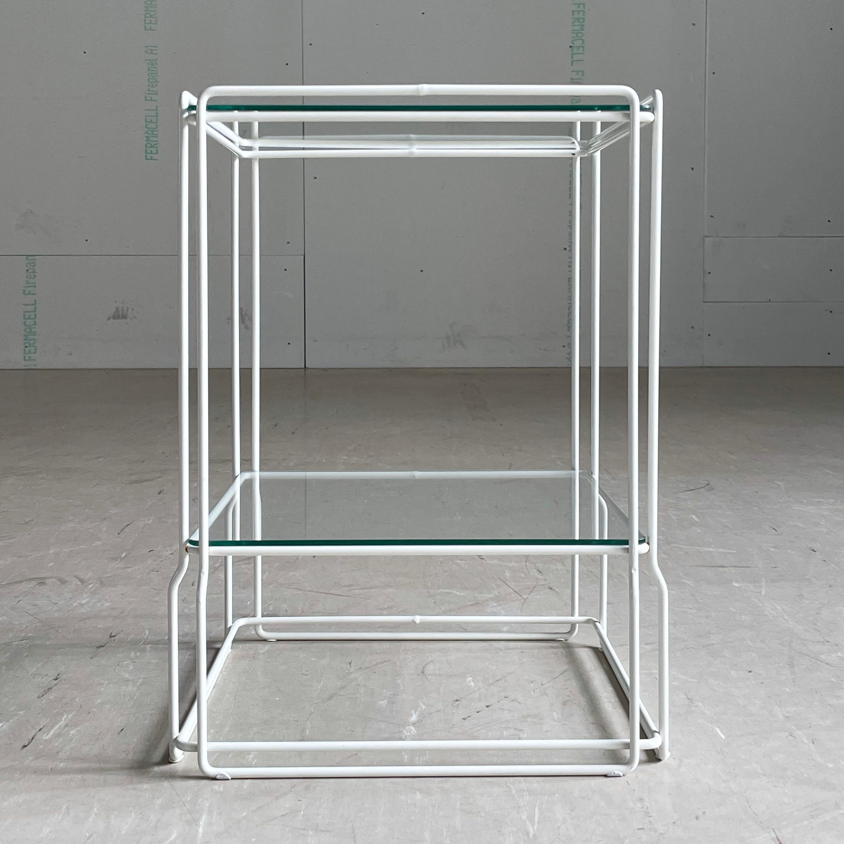 Postmoderne Table d'appoint 'ISOCELE' de Max Sauze des années 1970 - Atrow en vente