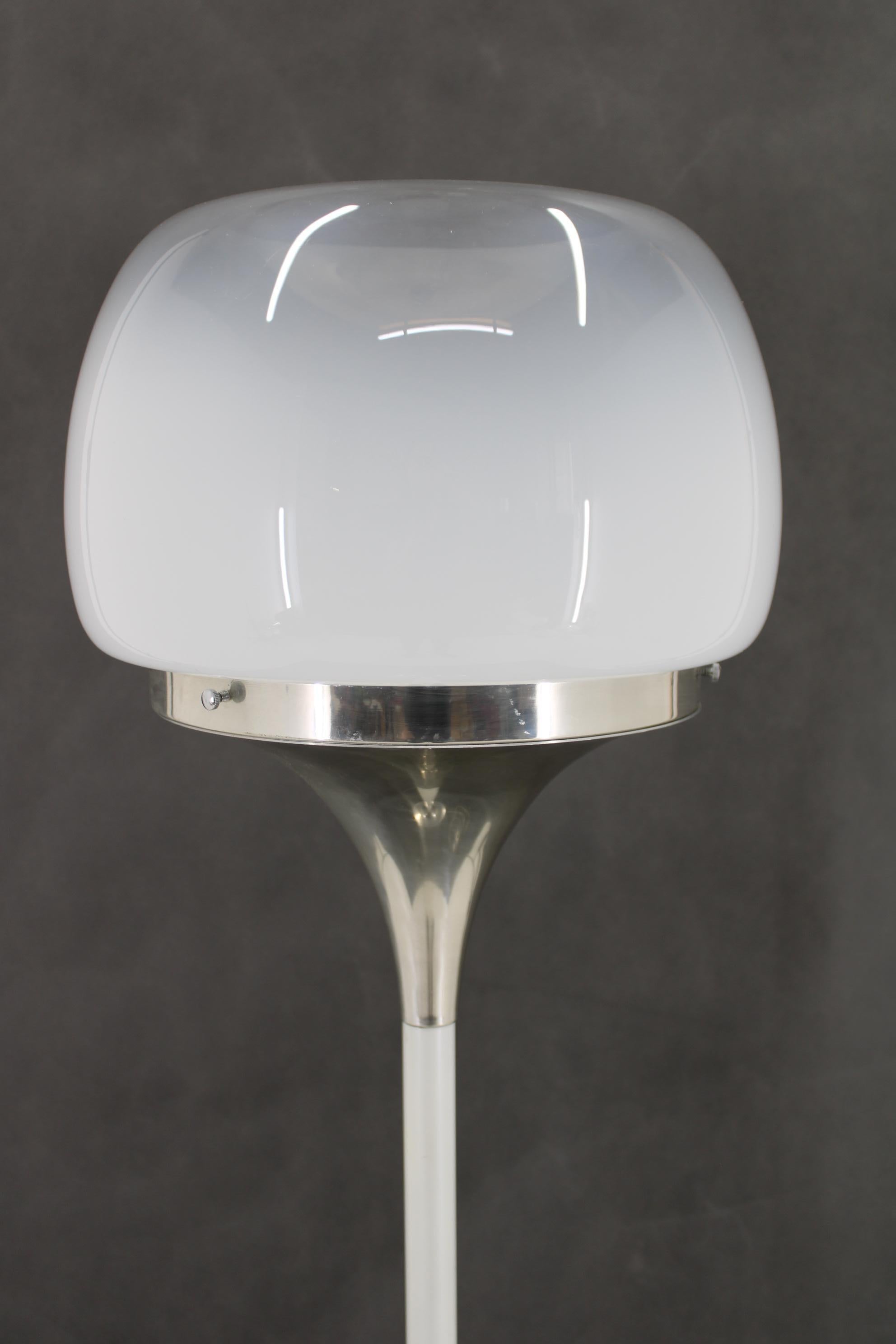 - good original condition with minor signs of use 
- cleaned and repolished 
- US wiring compatible 
- 1 x E26-E27 bulb