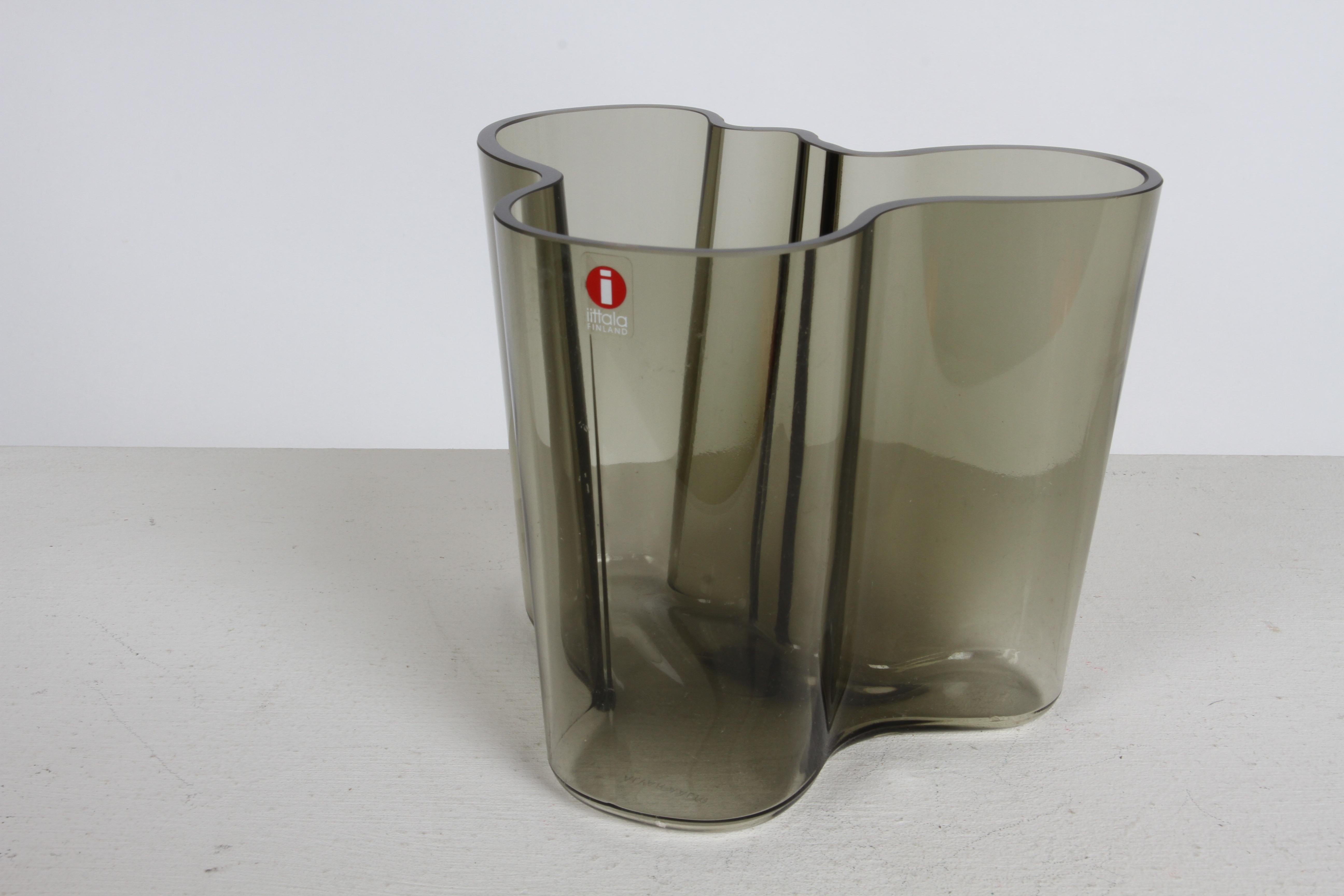Mid-Century Modern 1970s MCM Alvar Aalto Savoy Vase 3030 in Smoke Gray Glass by Iittala Finland For Sale