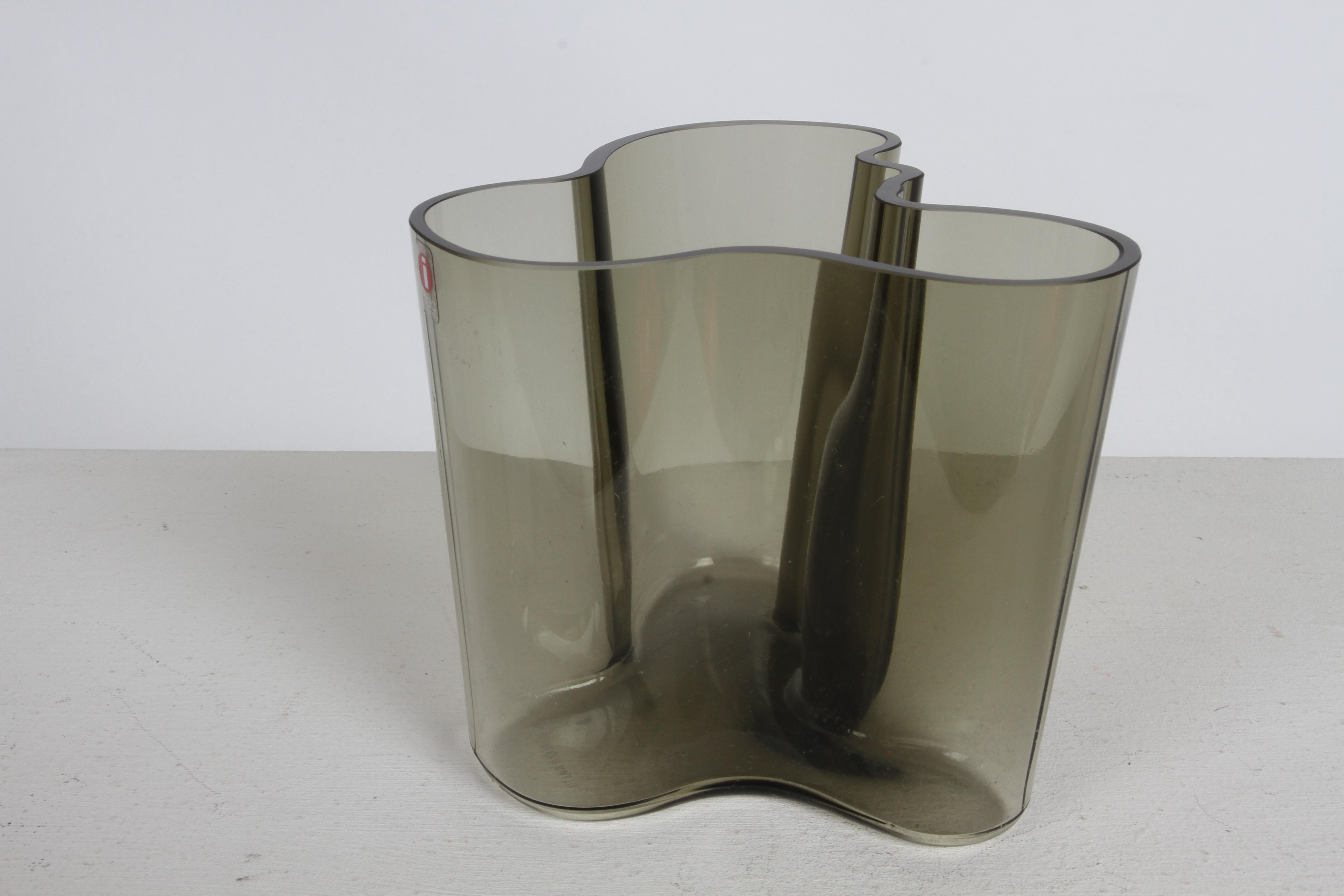 Finnish 1970s MCM Alvar Aalto Savoy Vase 3030 in Smoke Gray Glass by Iittala Finland For Sale