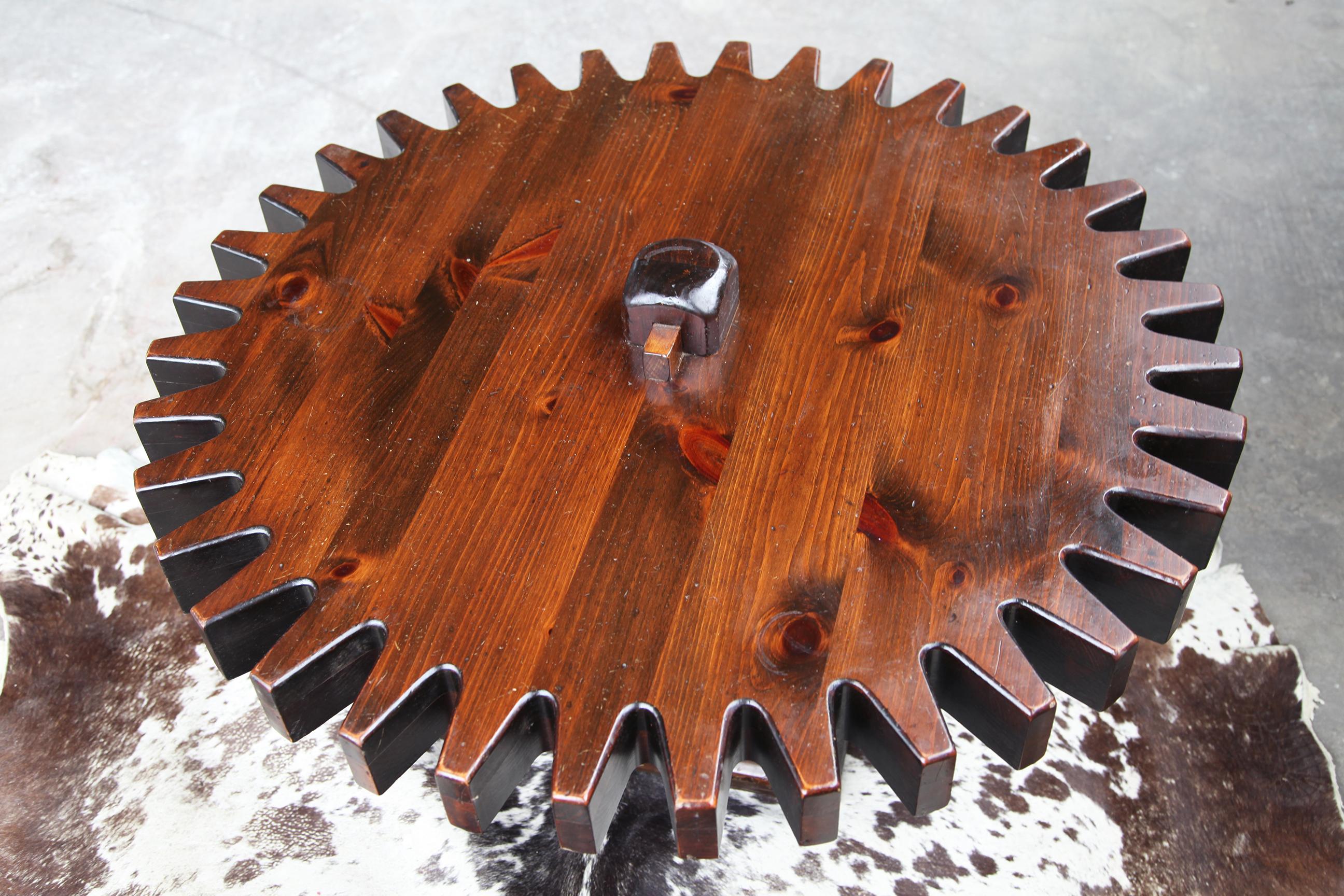 Wood 1970s MCM Cog Wheel Spinning Gear Sprocket Table and Lamp Set For Sale
