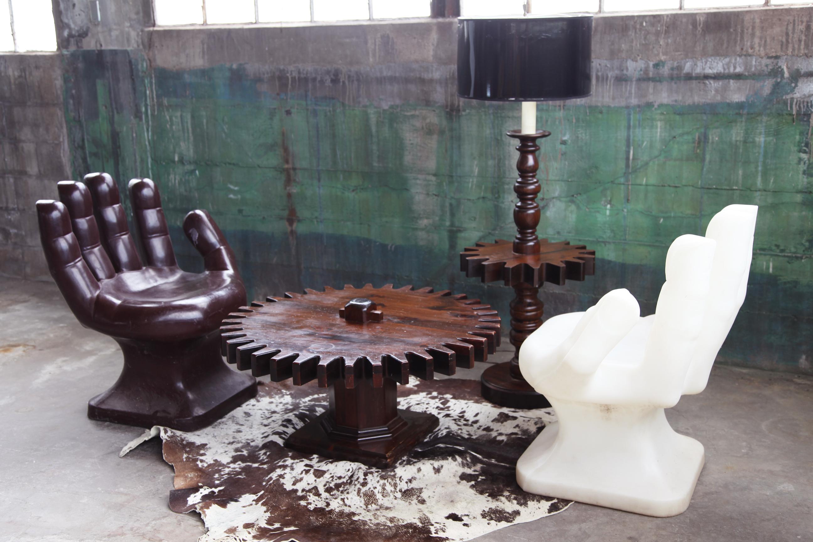 Mid-Century Modern 1970s MCM Cog Wheel Spinning Gear Sprocket Table and Lamp Set en vente