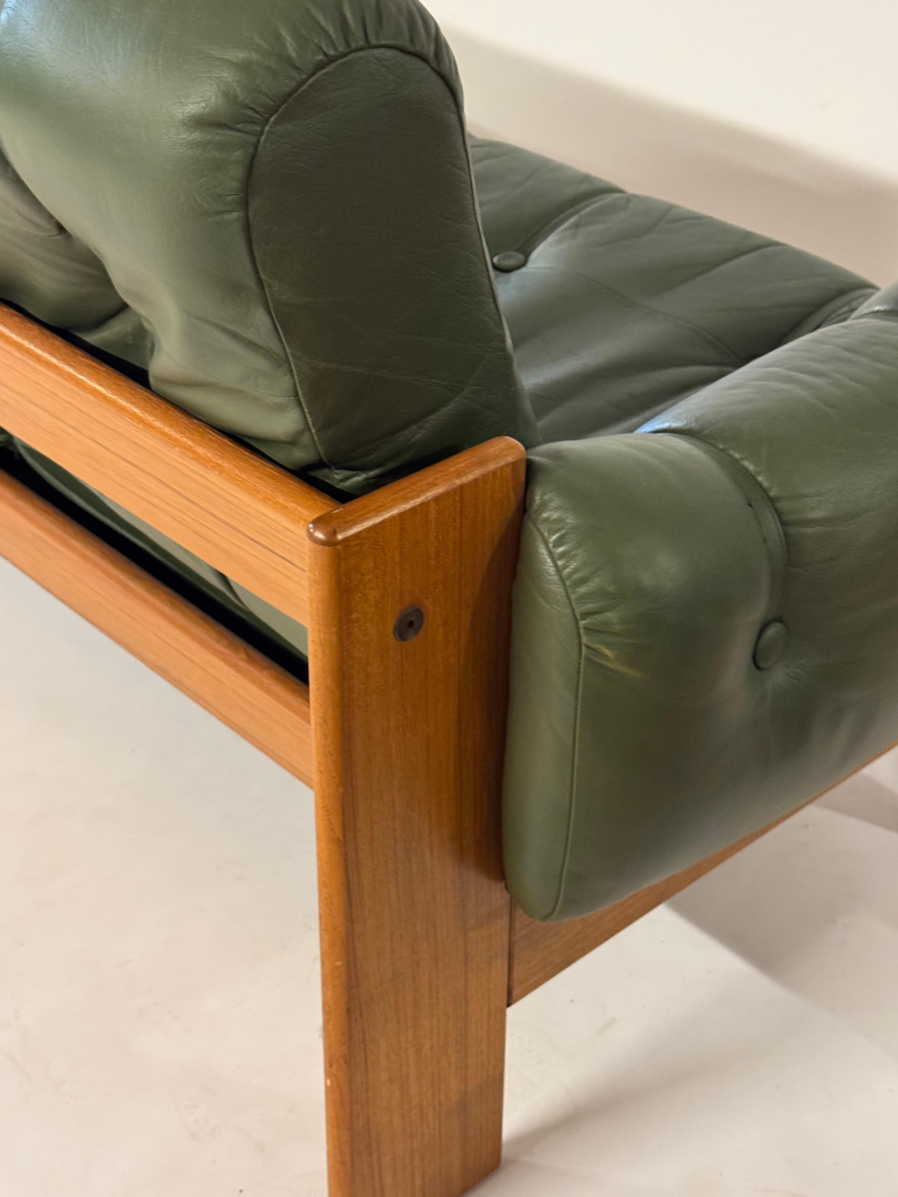1970s MCM Green Tufted Leather 3 Seat Sofa by Kalustekiila Finland & Teak Frame 6
