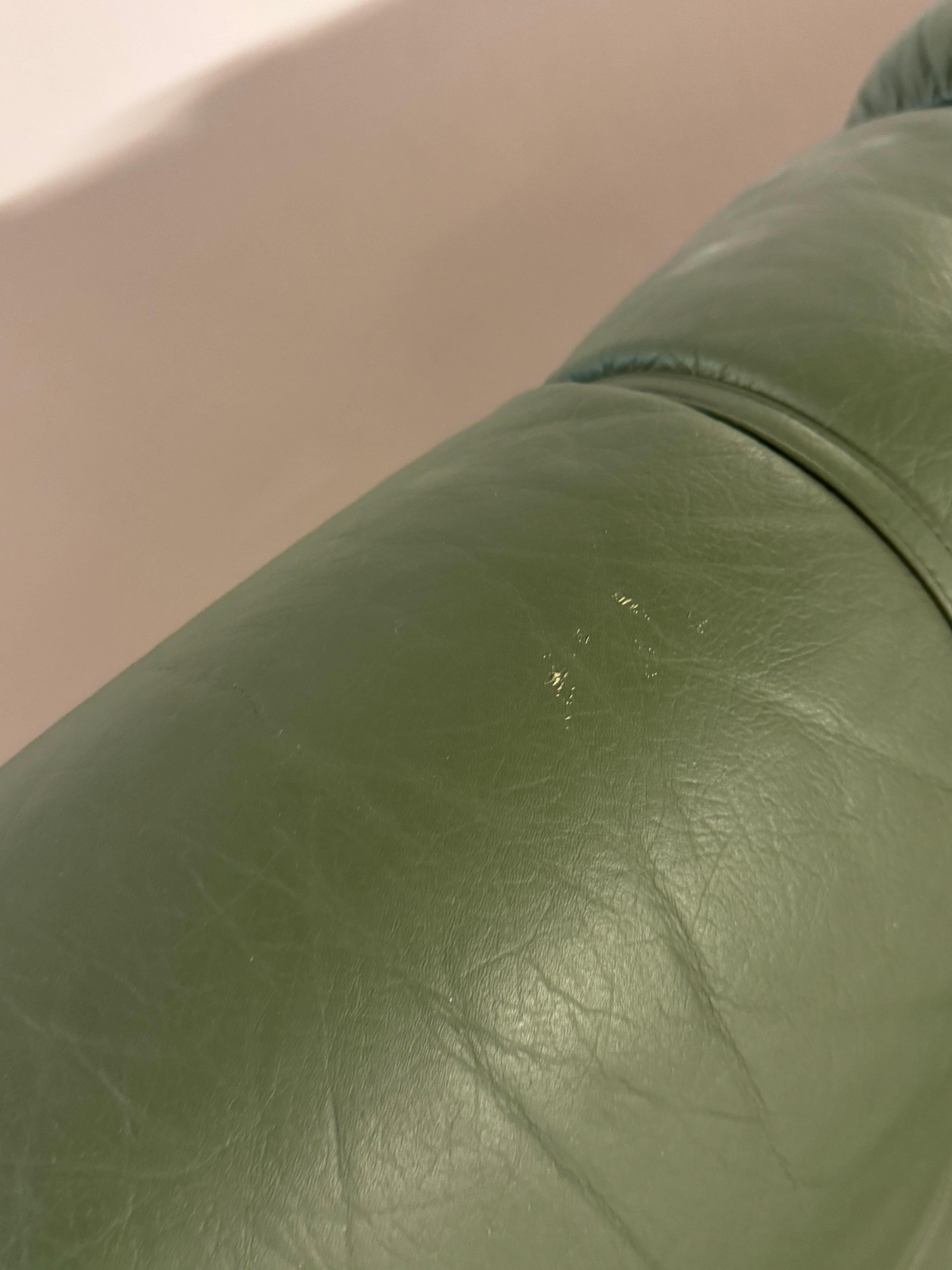 1970s MCM Green Tufted Leather 3 Seat Sofa by Kalustekiila Finland & Teak Frame In Good Condition In St. Louis, MO