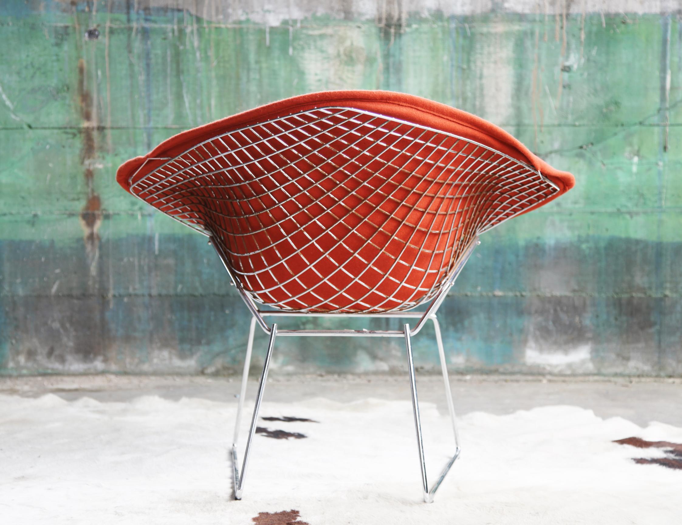 1970s MCM Knoll Poppy Orange Wool & Chrome Bertoia Diamond Armchair In Good Condition For Sale In Basel, BS