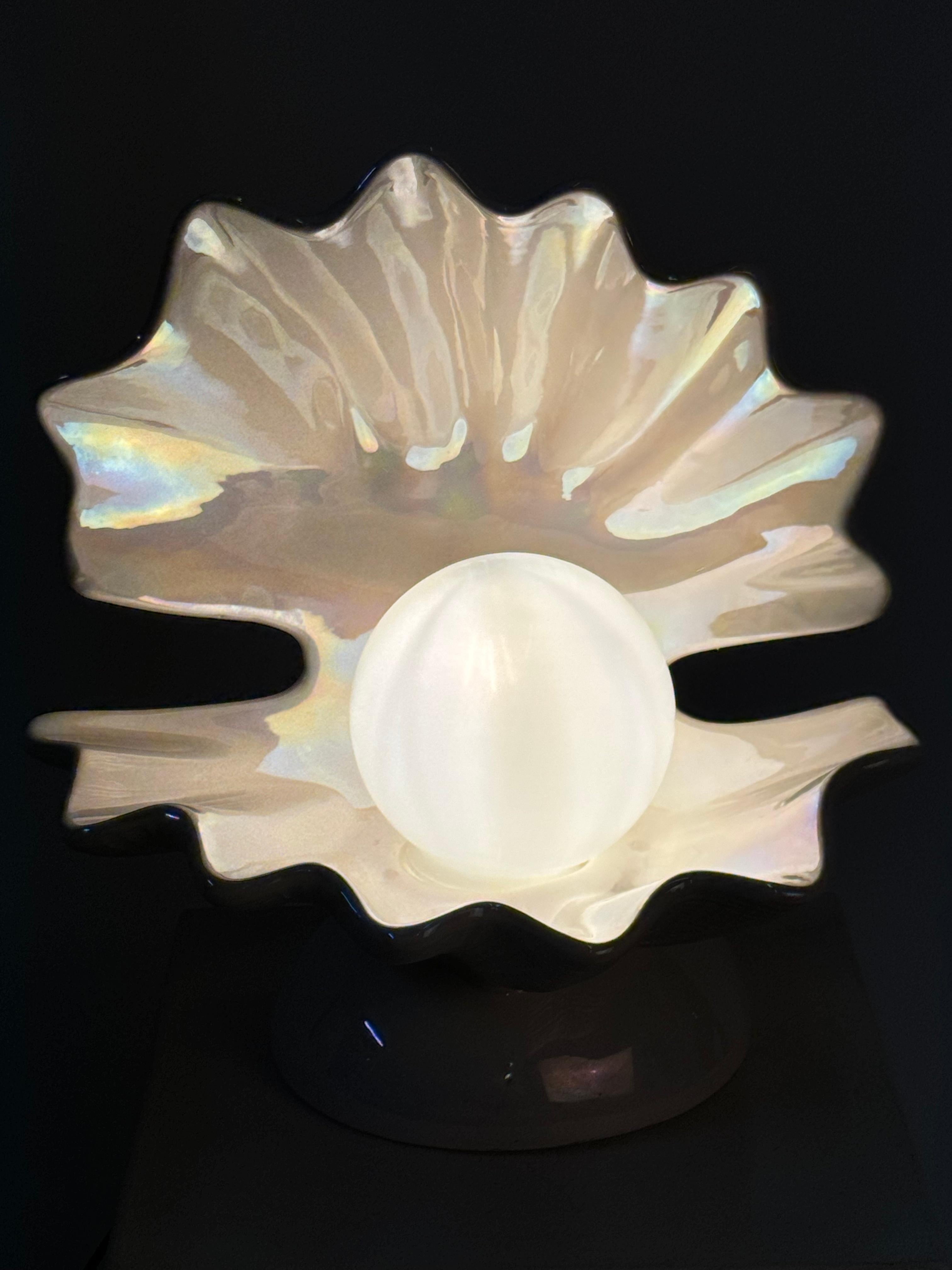 1970s MCM Large White Pearlescent Ceramic Oyster Form Lamp with Globe as Pearl  For Sale 7