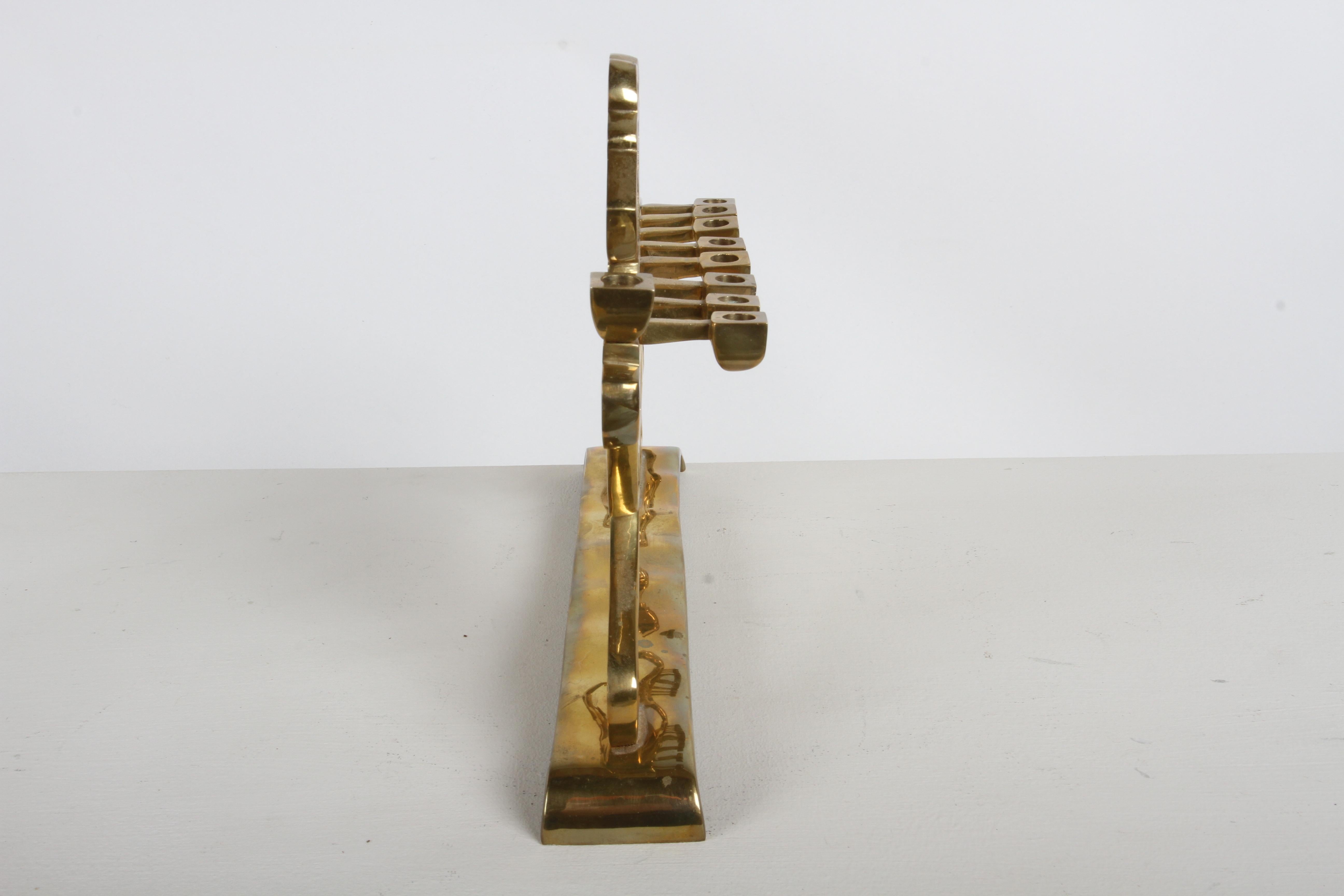 1970s MCM Modern León de latón Menorah judía - Lámpara de Rosenthal Judaica de Cara en Bueno estado para la venta en St. Louis, MO
