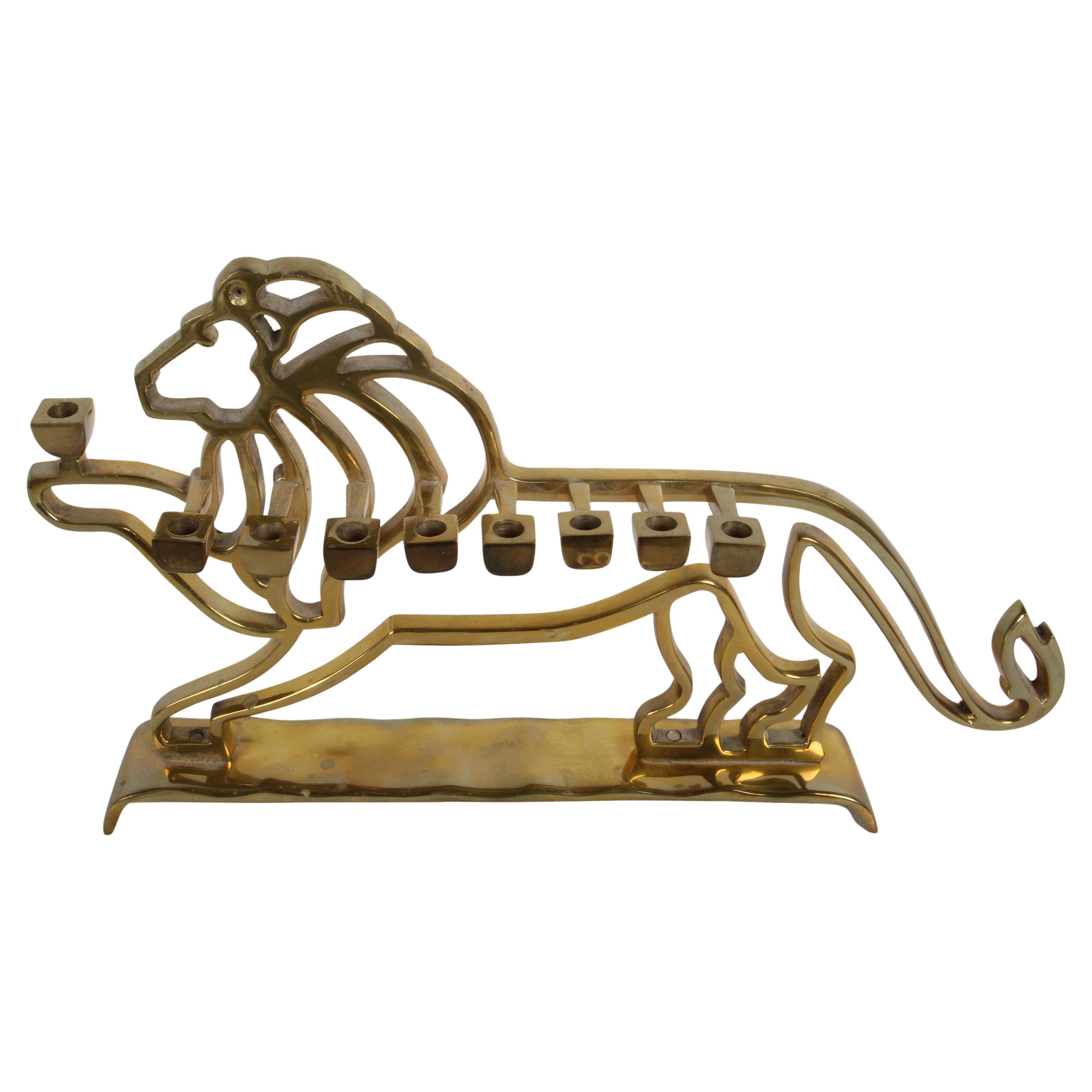 1970s MCM Modern León de latón Menorah judía - Lámpara de Rosenthal Judaica de Cara en venta