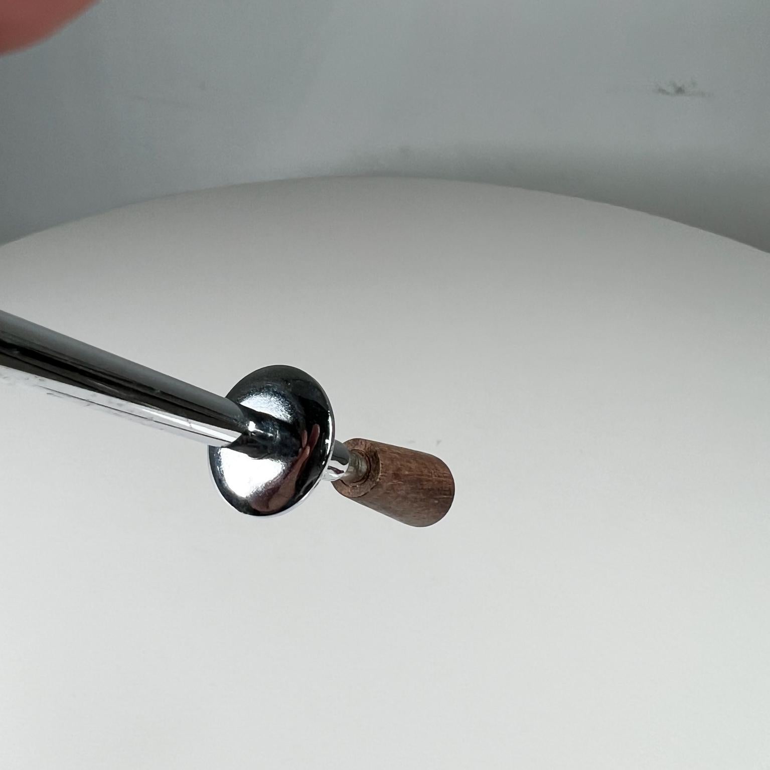 Pince à sucre à glace mécanique des années 1970 en acier inoxydable et teck du Japon en vente 1