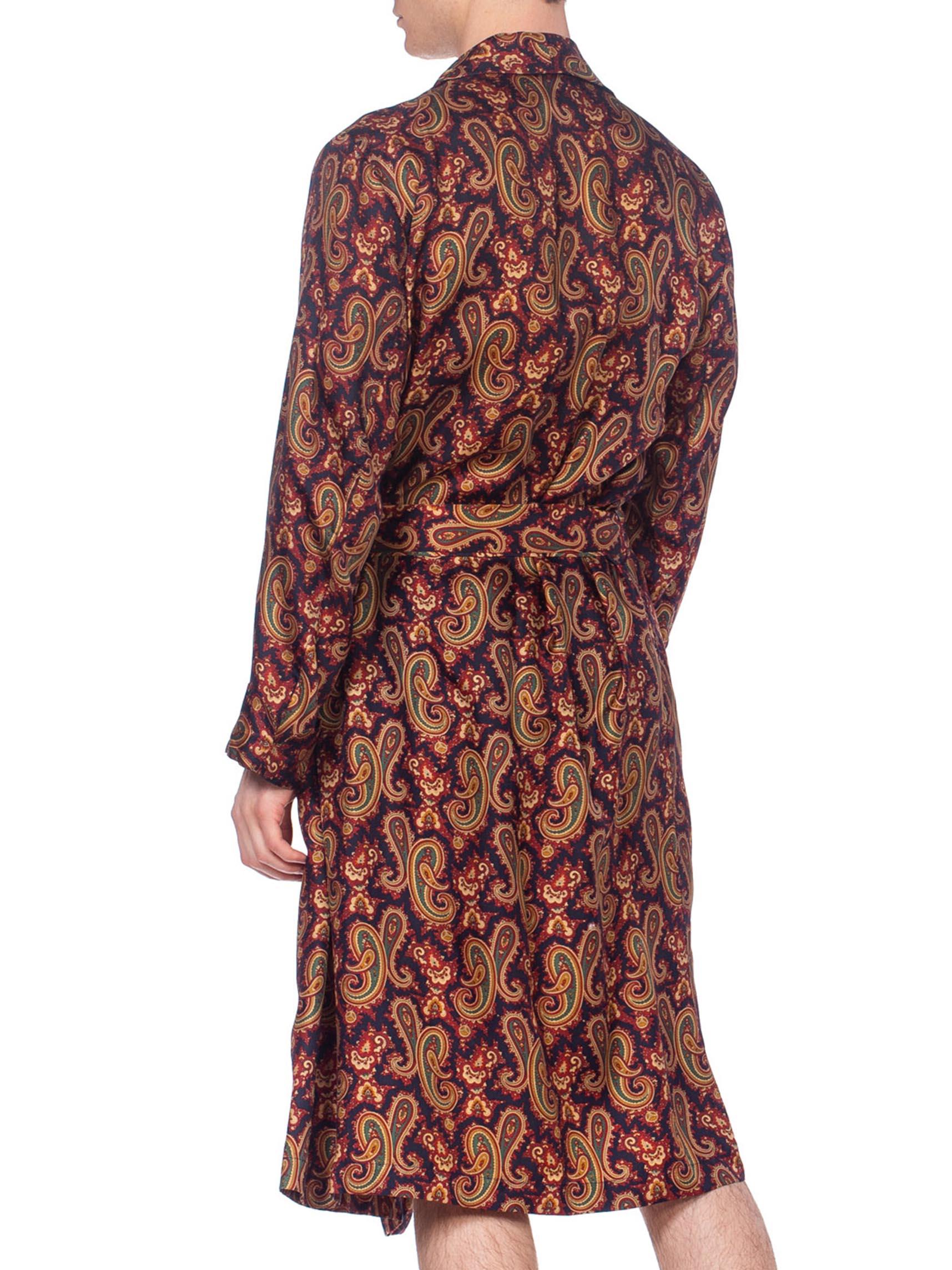 1970'S Mens Paisley Silk Robe In Excellent Condition In New York, NY