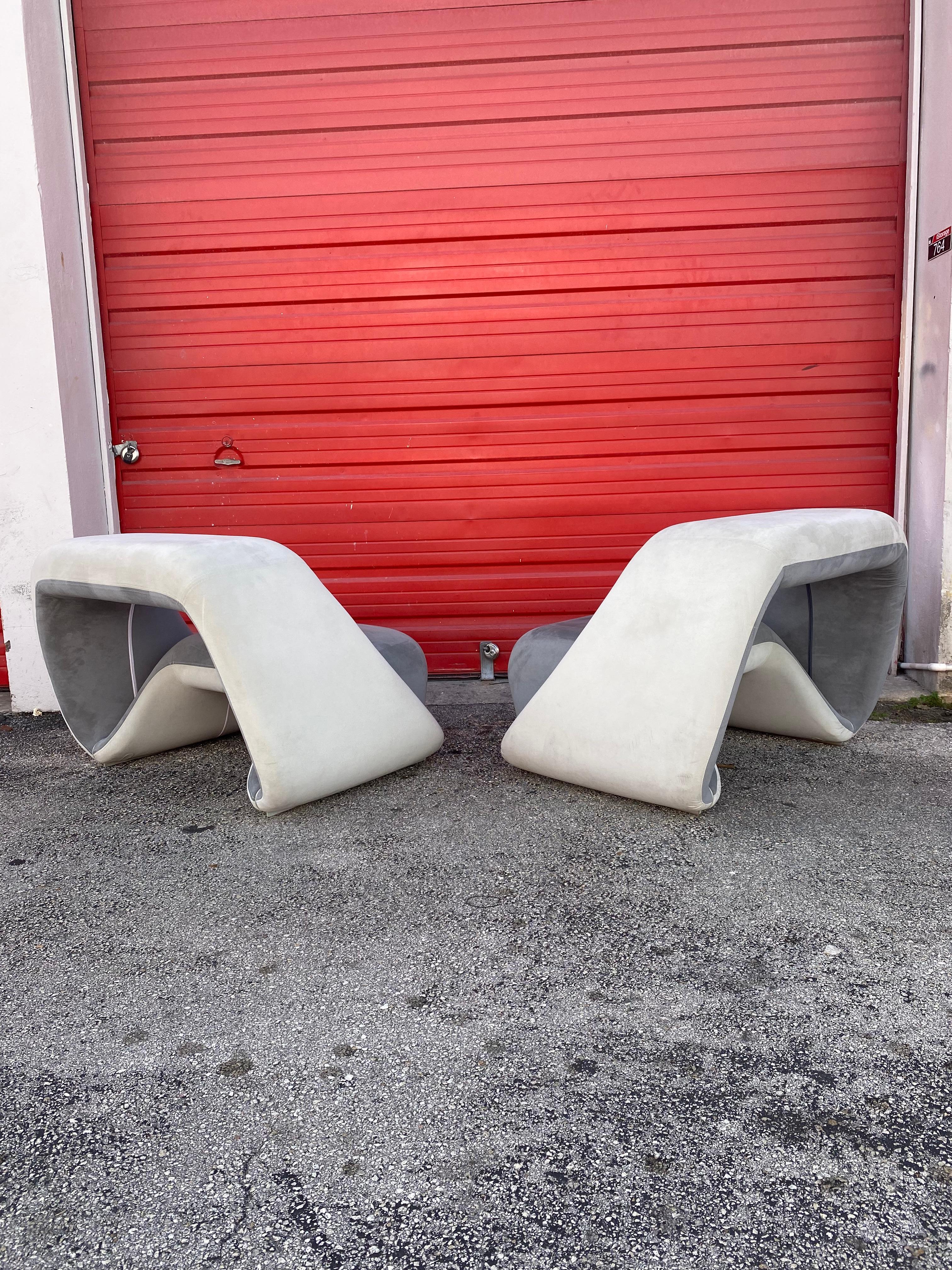 Ultrasuede 1970s Meritalia Sculptural Space Age Air Loungers Chairs, Set of 2 For Sale