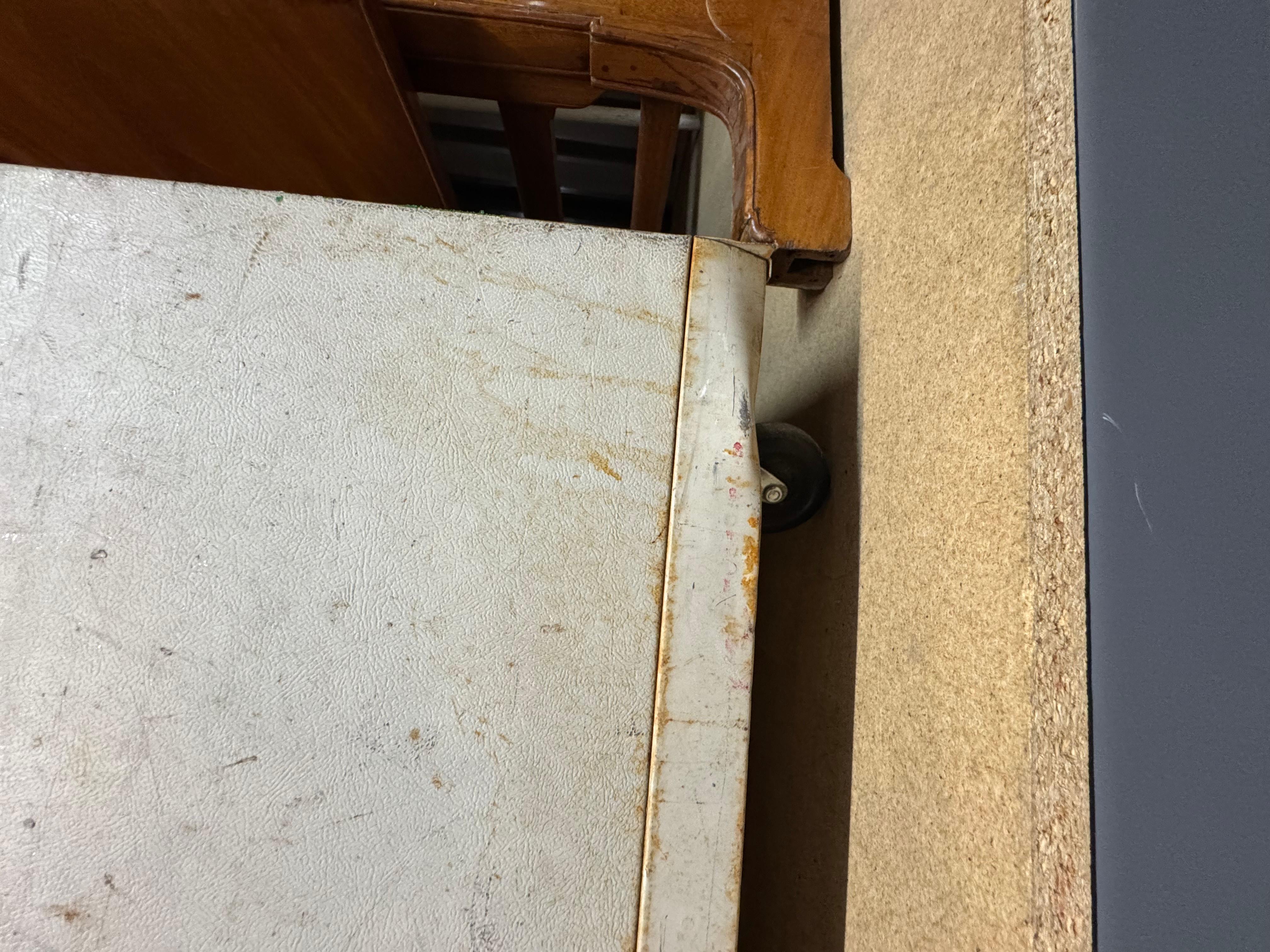 Fine XX secolo Unità architettonica in metallo su ruote degli anni '70 in vendita