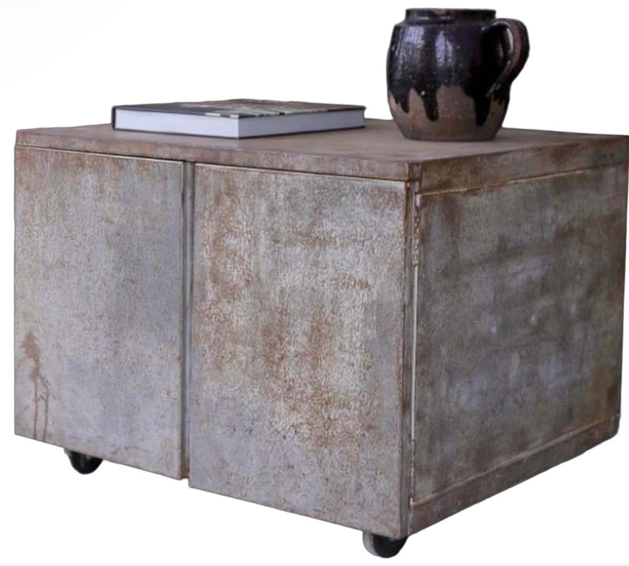 Unità architettonica in metallo su ruote degli anni
70