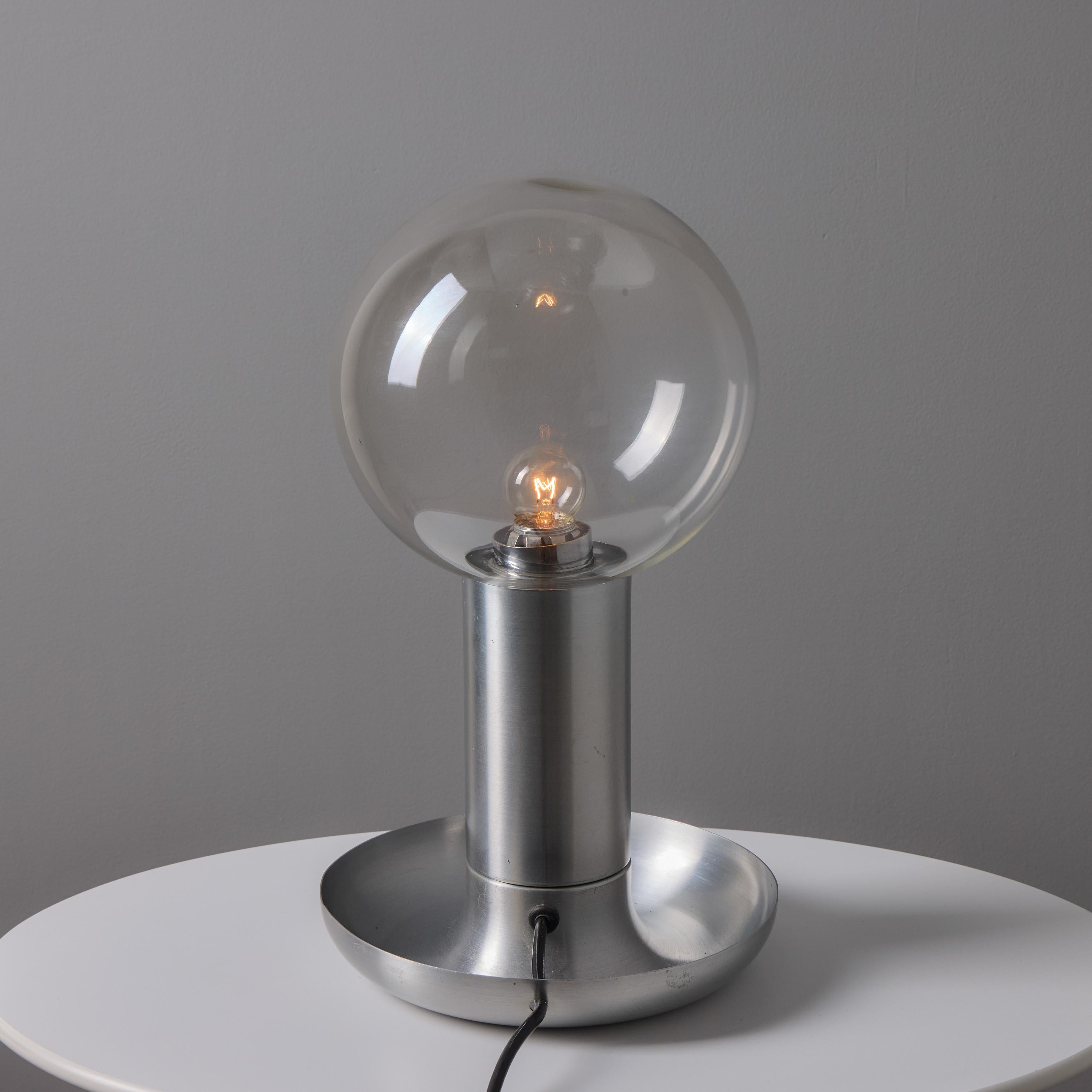 Lampe de table en métal et verre des années 1970 à la manière d'Achille Castiglioni en vente 4