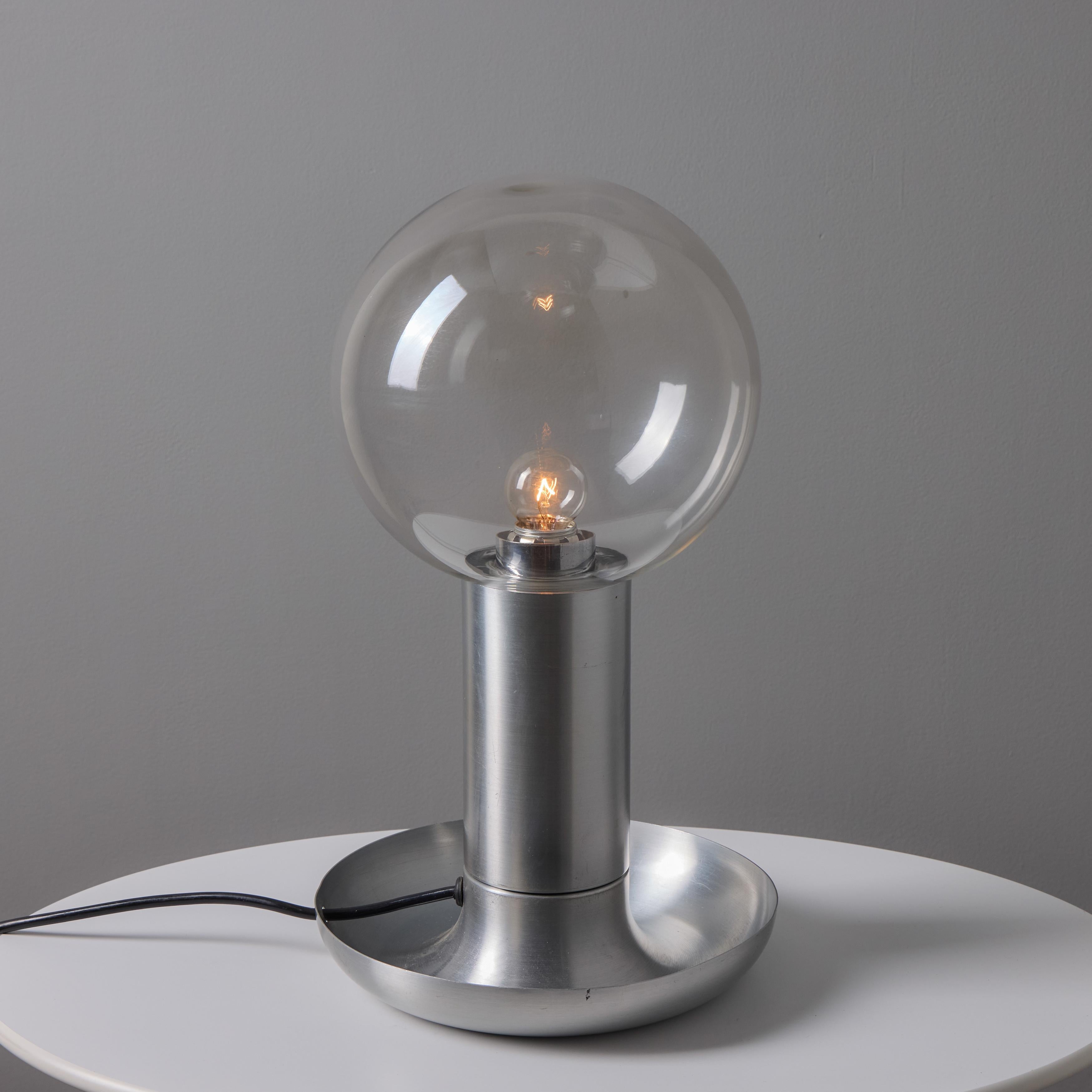 Lampe de table en métal et verre des années 1970 à la manière d'Achille Castiglioni en vente 6