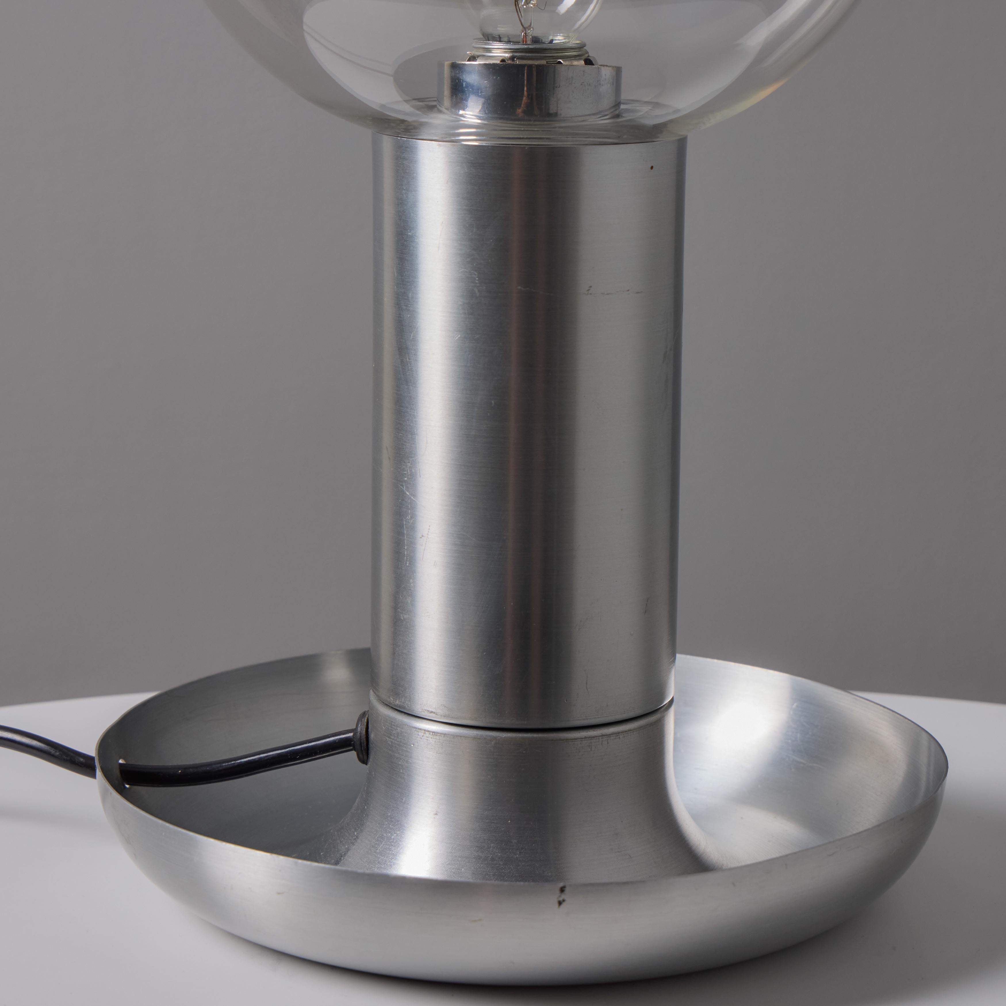 Lampe de table en métal et verre des années 1970 à la manière d'Achille Castiglioni en vente 8