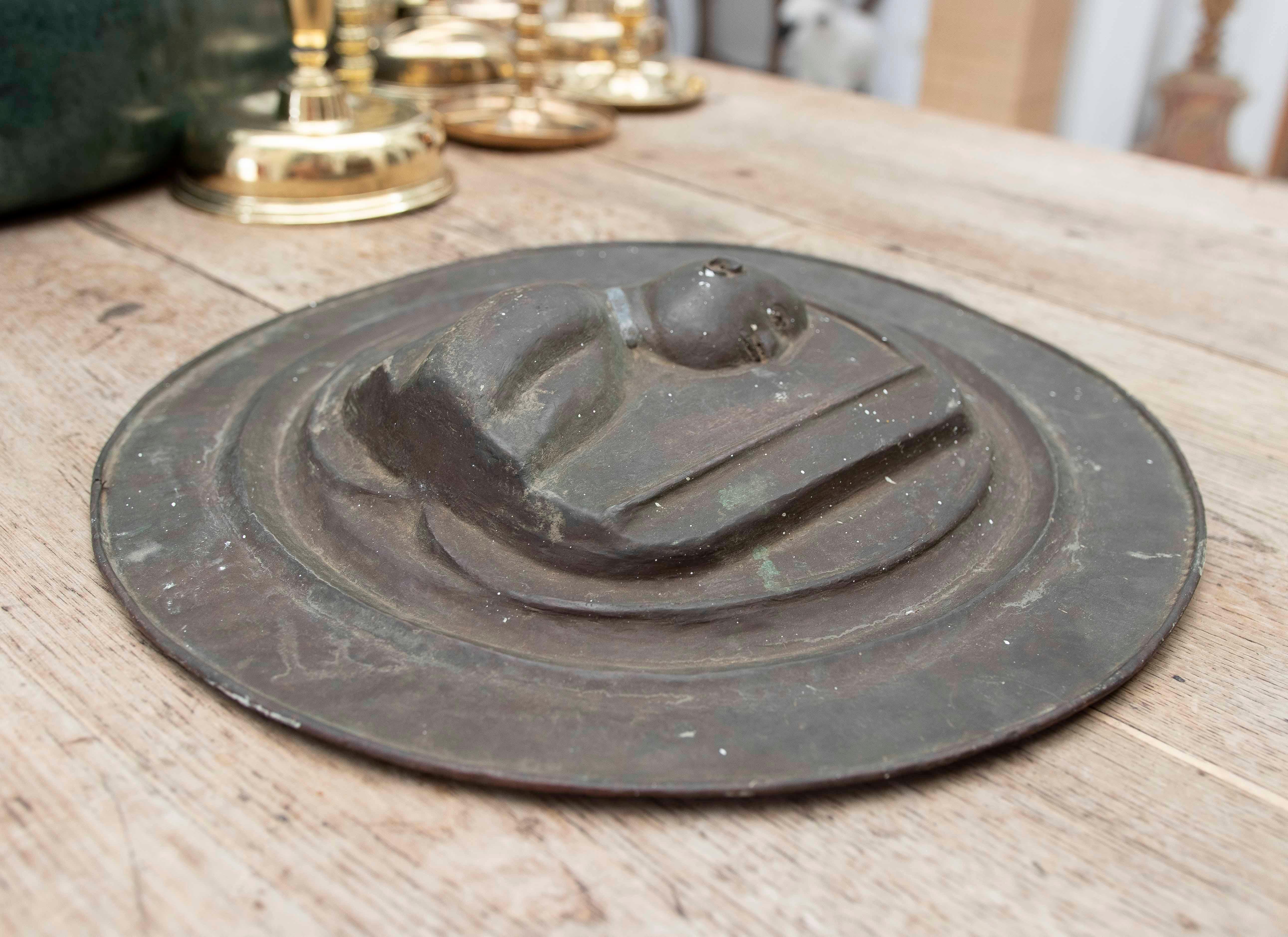1970s Metal Medallion or Plaque with a Male Bust in Relief in Classicist Style For Sale 5