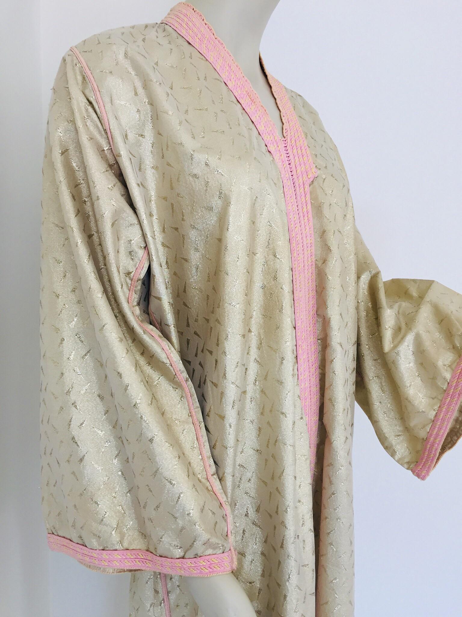 Caftan marocain caftan or métallisé des années 1970, robe longue caftan, Afrique du Nord, Maroc en vente 6