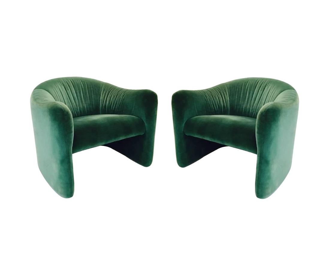 Mid-Century Modern 1970s Metropolitan Furniture Corporation Green Velvet Lounge Chairs For Sale