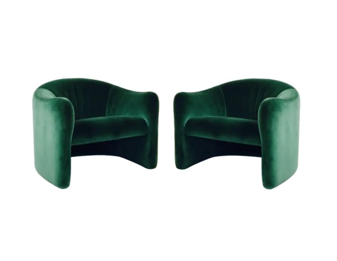 1970s Metropolitan Furniture Corporation Green Velvet Lounge Chairs In Excellent Condition For Sale In Dallas, TX