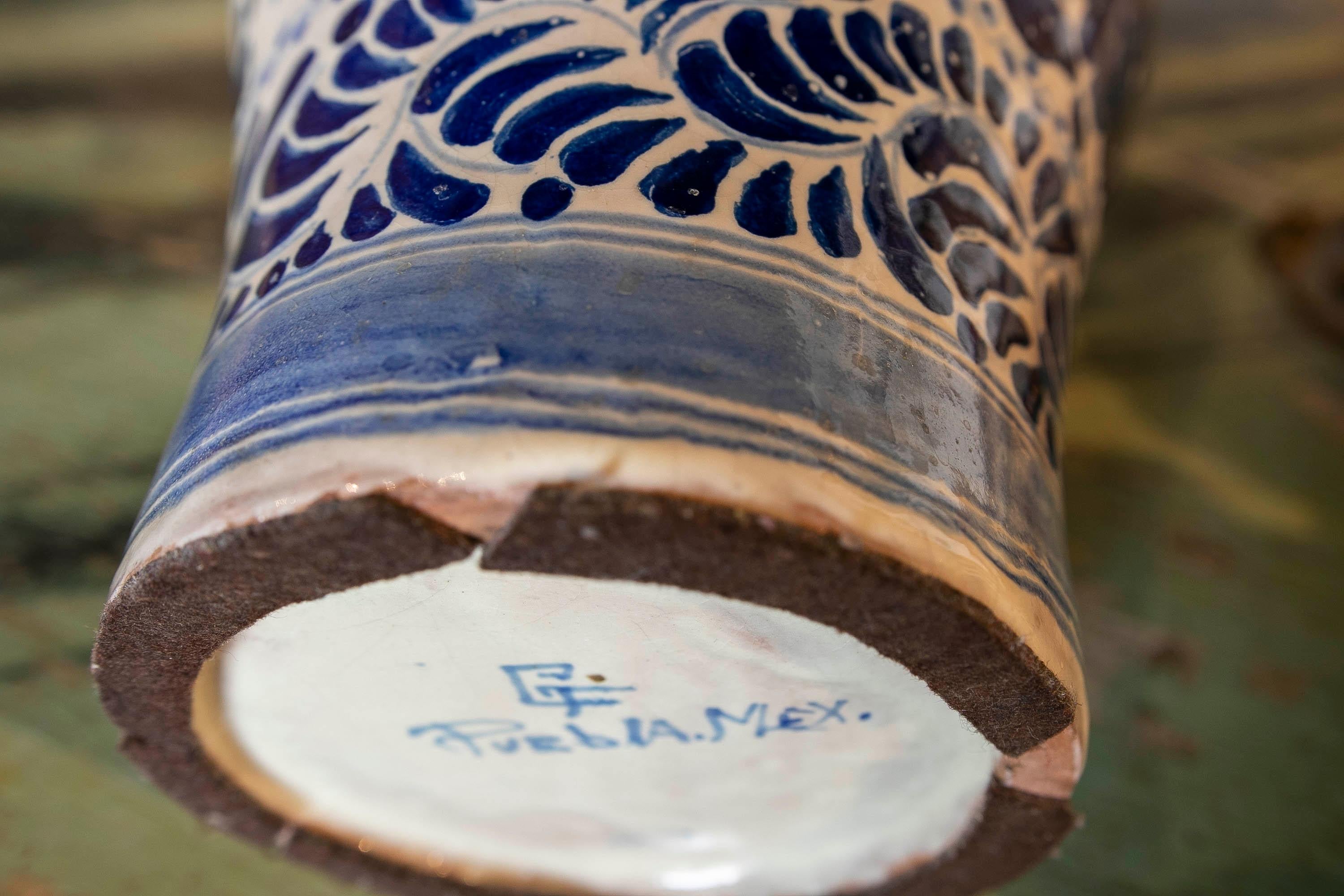 Mexikanische glasierte Keramikvase in Blautönen aus Puebla aus den 1970er Jahren  im Angebot 10