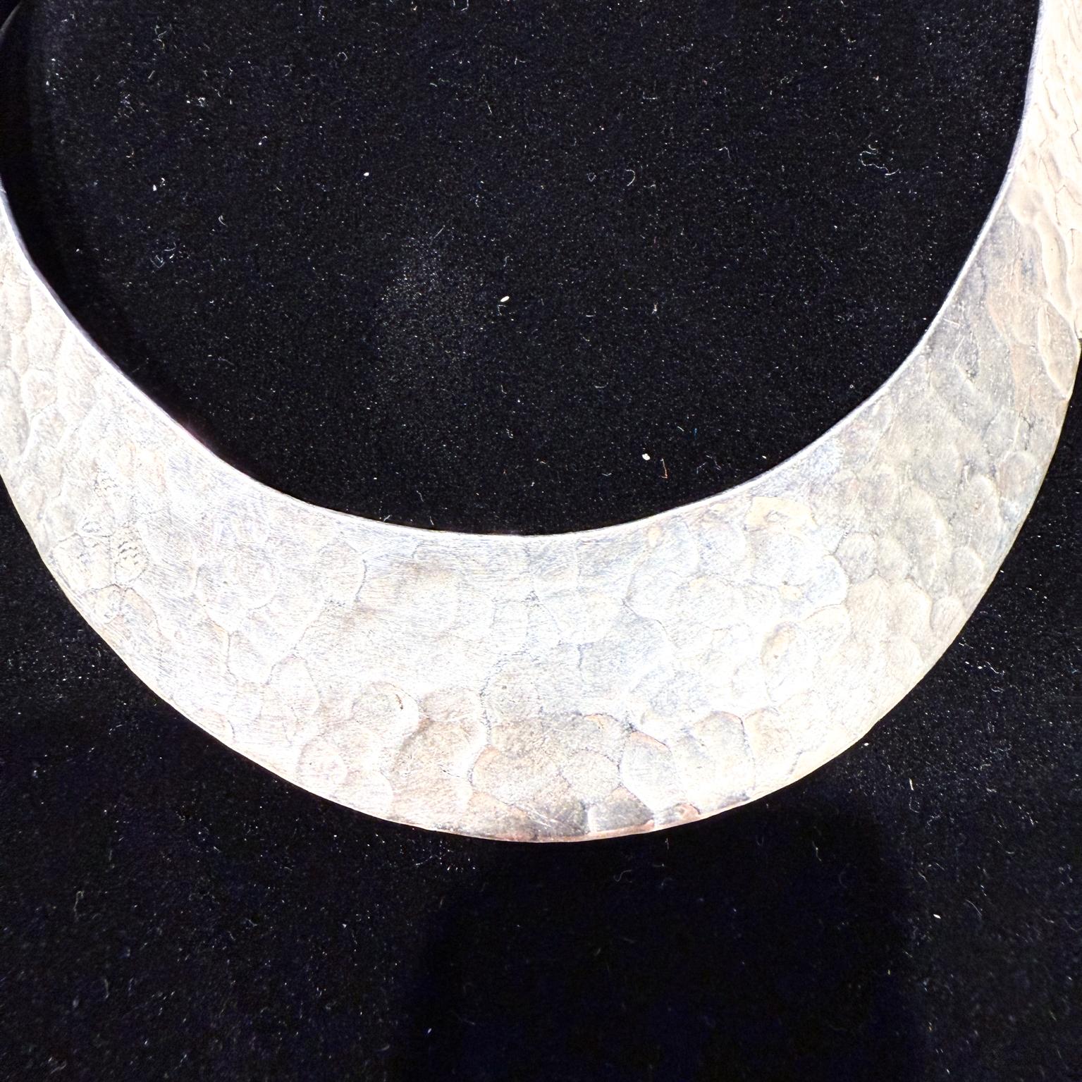 20th Century 1970s Mexican Hand Hammered Silver Torc Collar Necklace For Sale