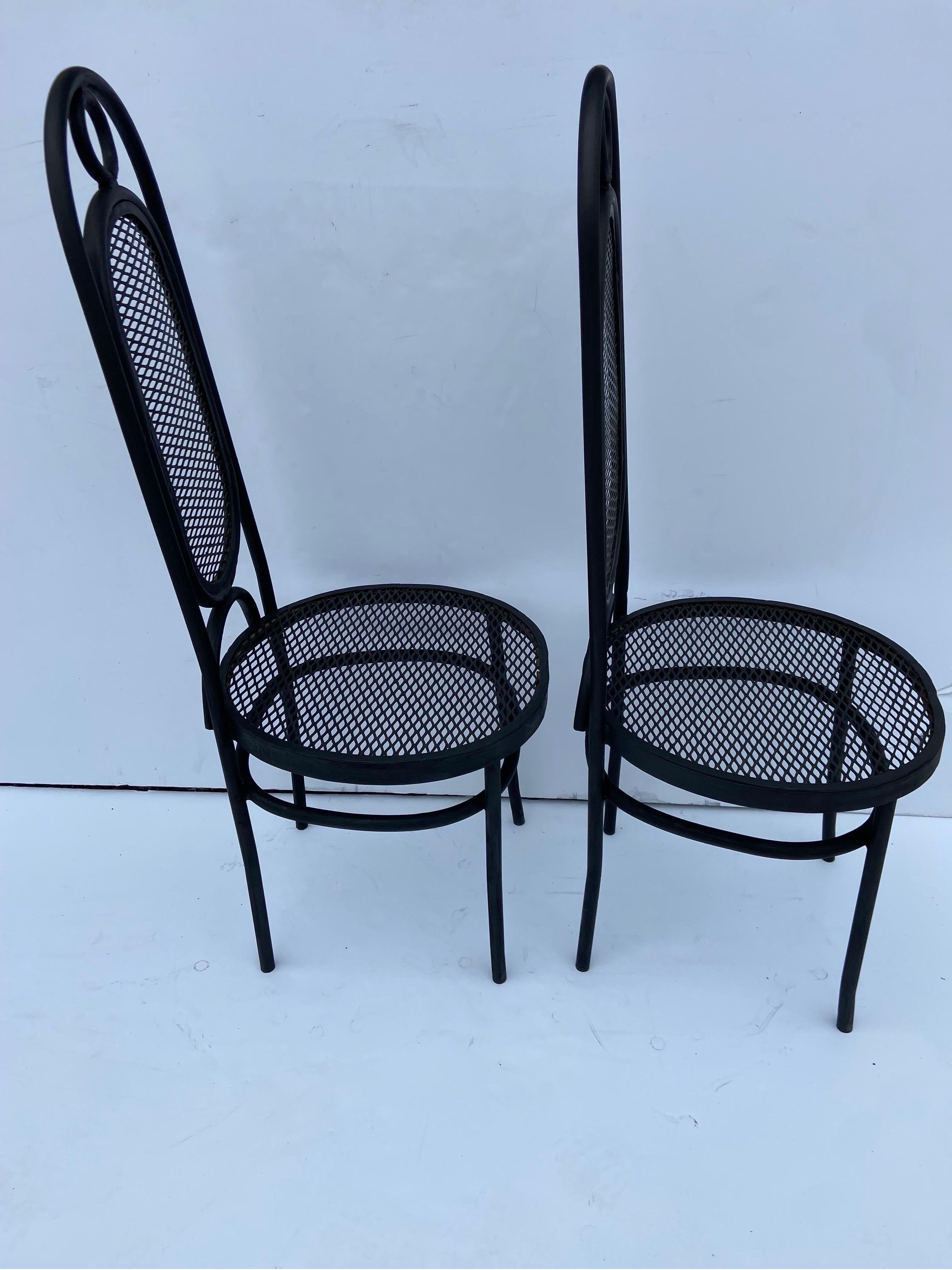 Mexikanische Beistellstühle aus Eisen aus den 1970er Jahren im Stil des Modells 17 von Thonet, ein Paar im Angebot 1