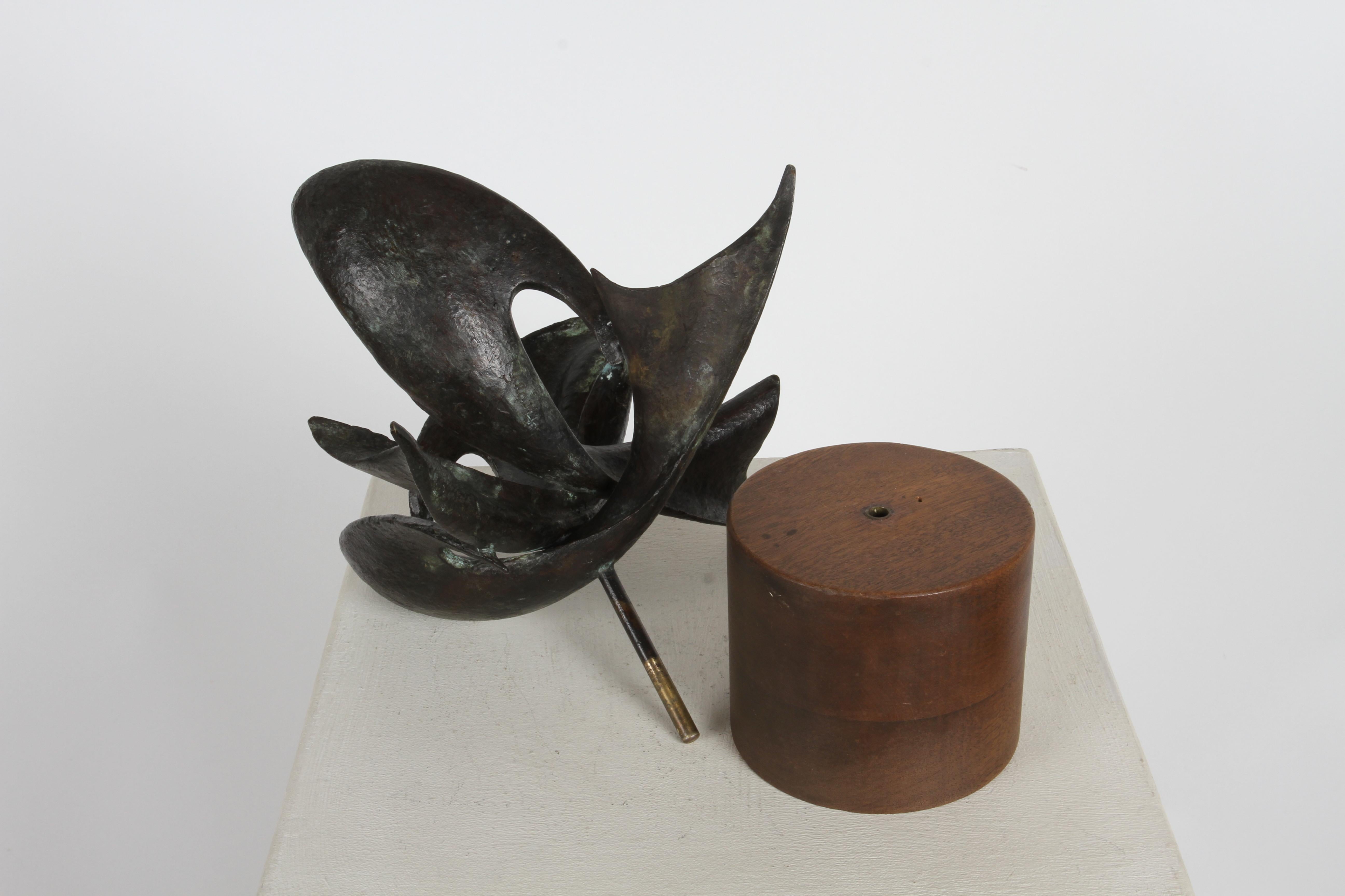 1970 Mexican Sculptor-Artist Ramiz Barquet - 3 Dancing Bronze Whales Sculpture  en vente 8
