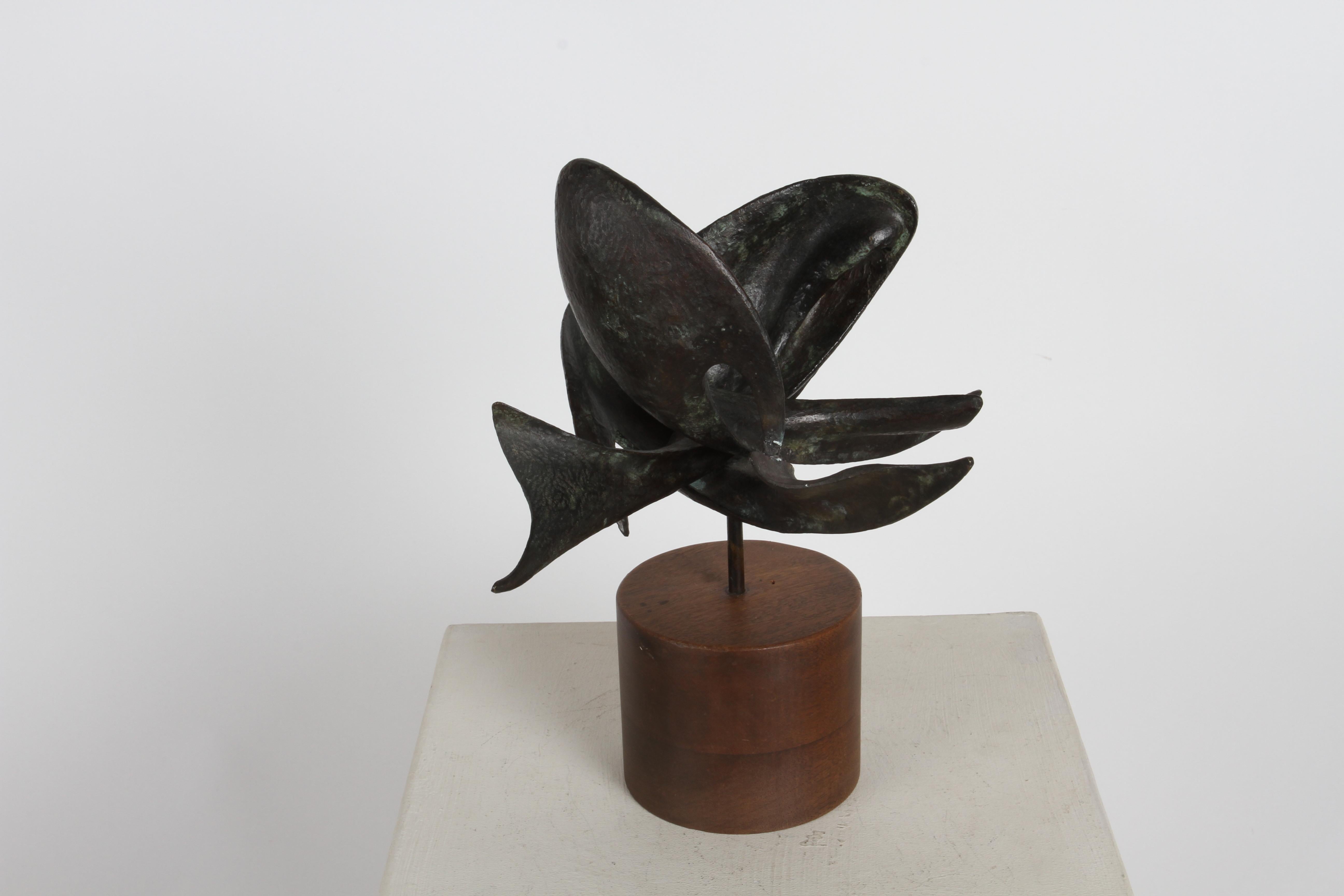 Mexicain 1970 Mexican Sculptor-Artist Ramiz Barquet - 3 Dancing Bronze Whales Sculpture  en vente