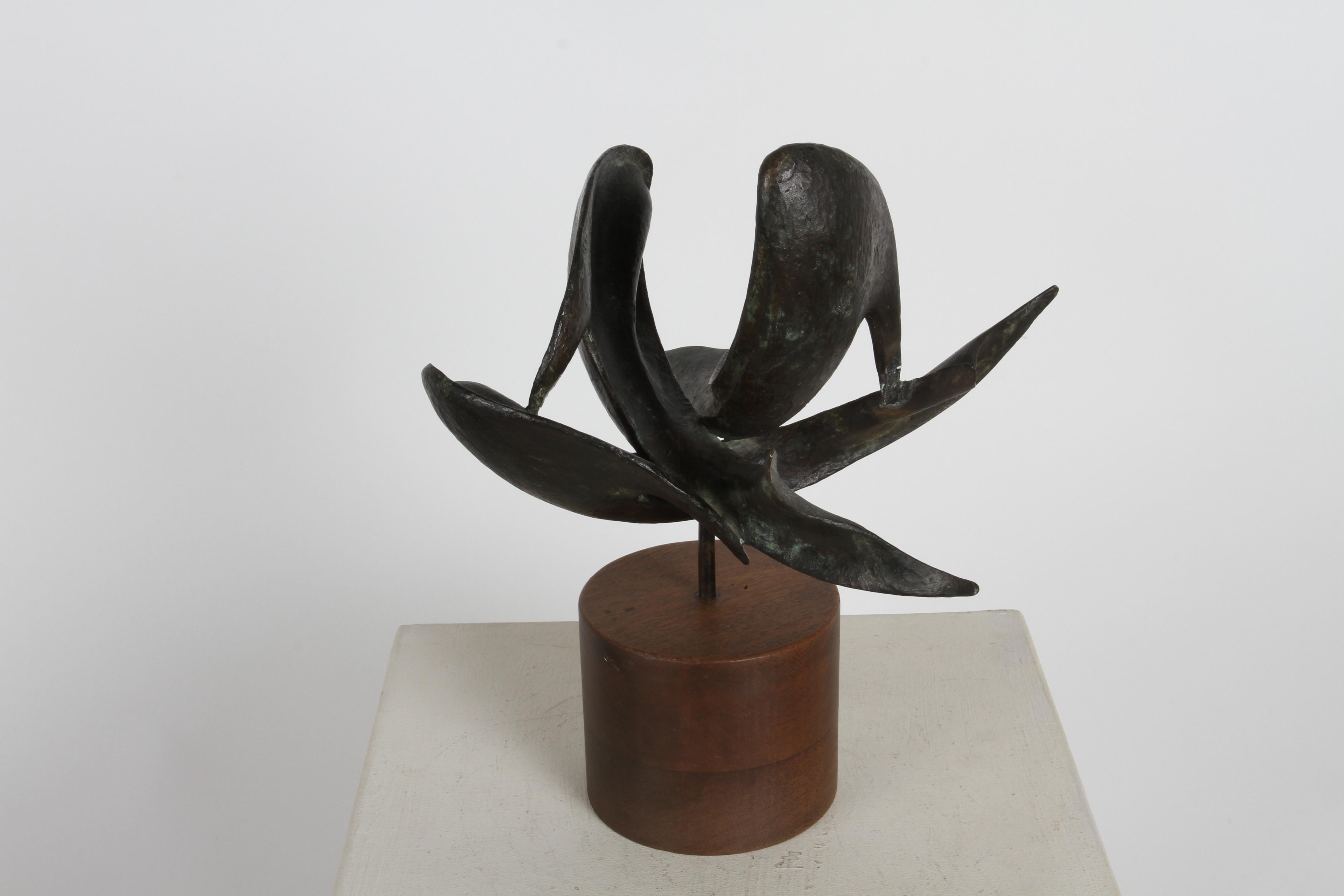 Fin du 20e siècle 1970 Mexican Sculptor-Artist Ramiz Barquet - 3 Dancing Bronze Whales Sculpture  en vente