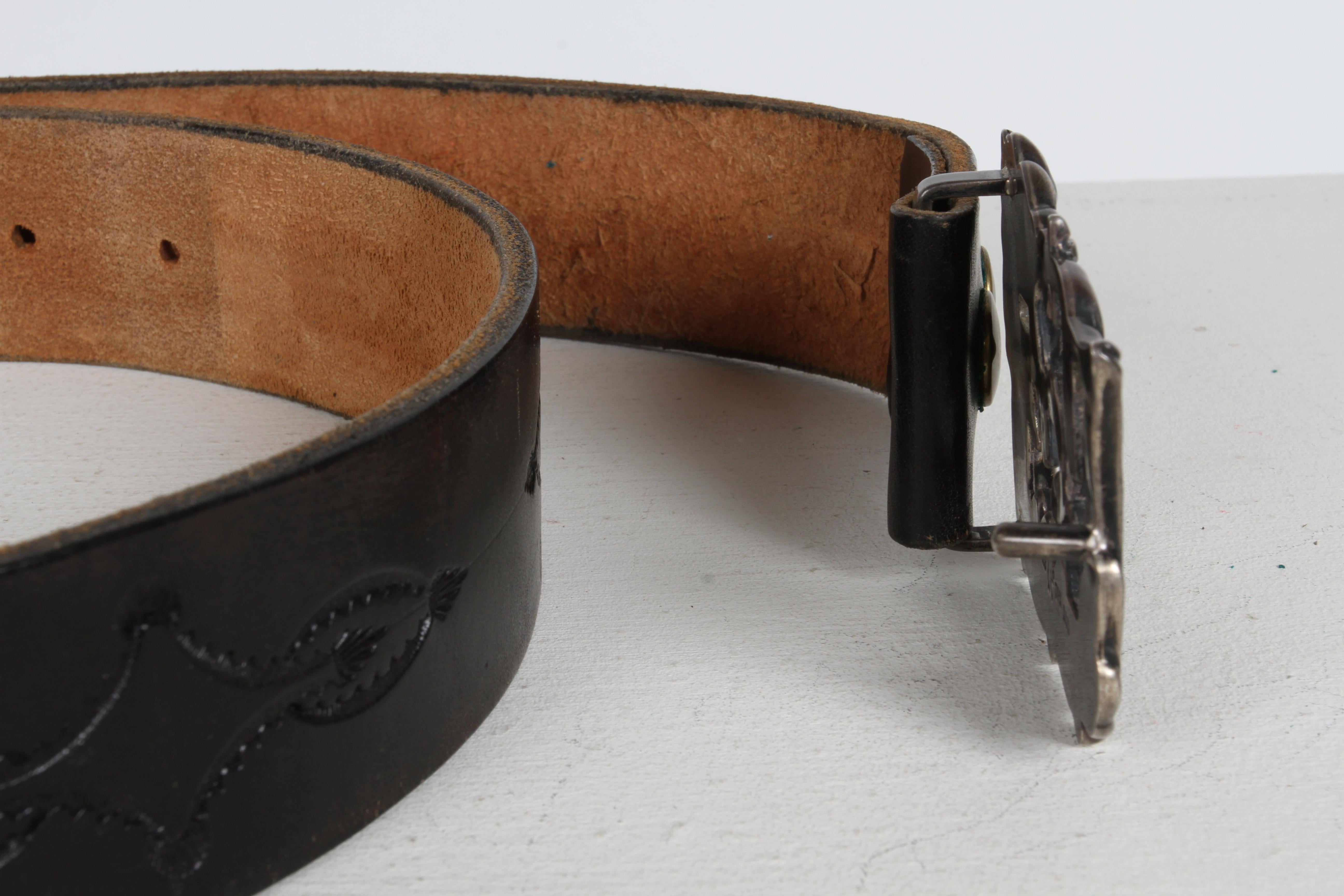 1970 Mexican Sterling Silver Artisan Signed & Made Stylized Dragon Belt Buckle (boucle de ceinture en argent sterling mexicain signée et fabriquée par un artisan)  en vente 1