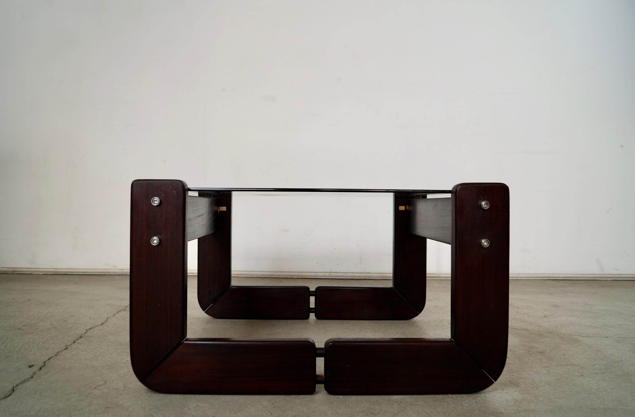 Brésilien Table d'appoint en bois de rose Percival Lafer, milieu du siècle dernier, Brésil. en vente