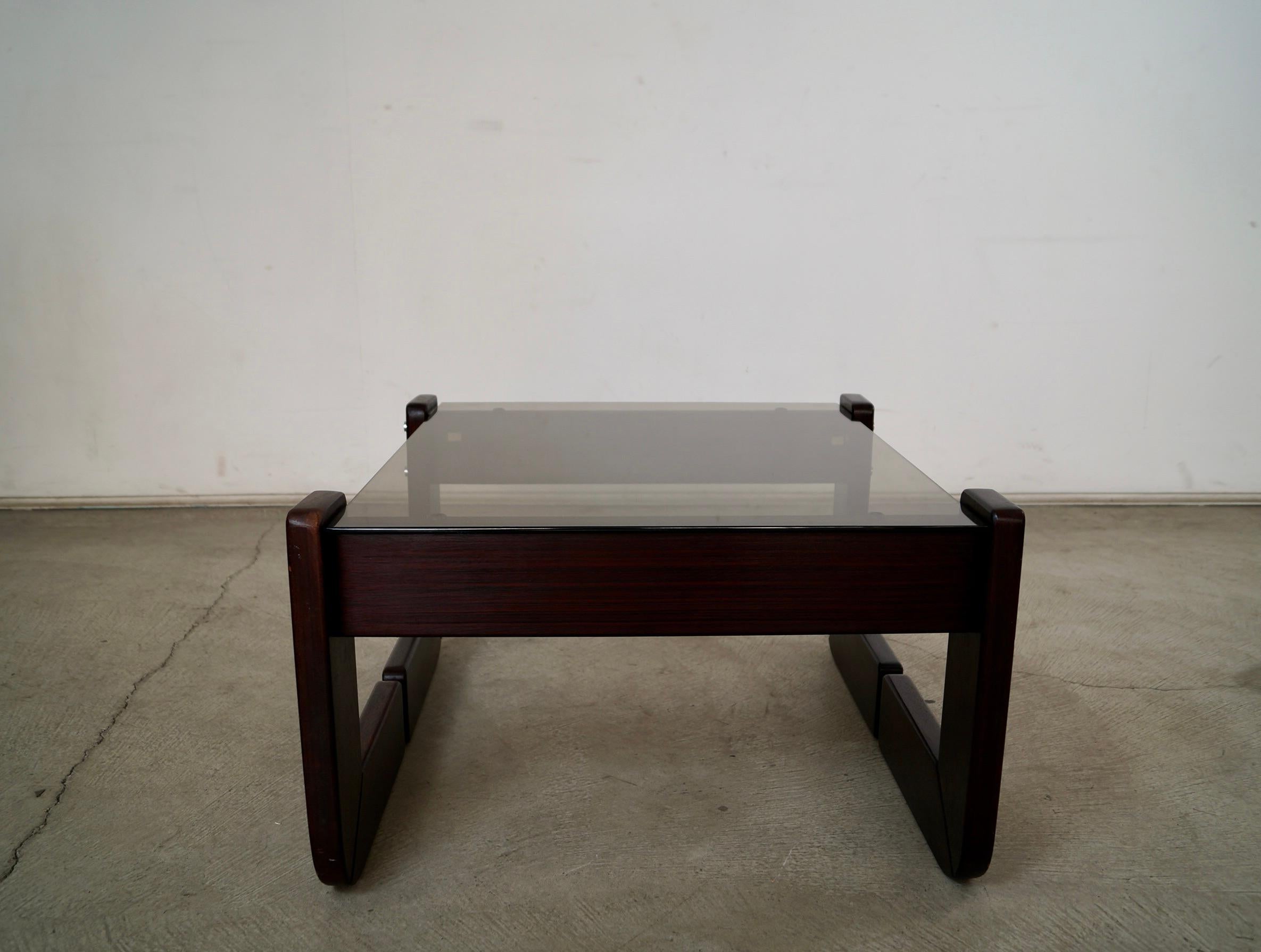 Fin du 20e siècle Table d'appoint en bois de rose Percival Lafer, milieu du siècle dernier, Brésil. en vente