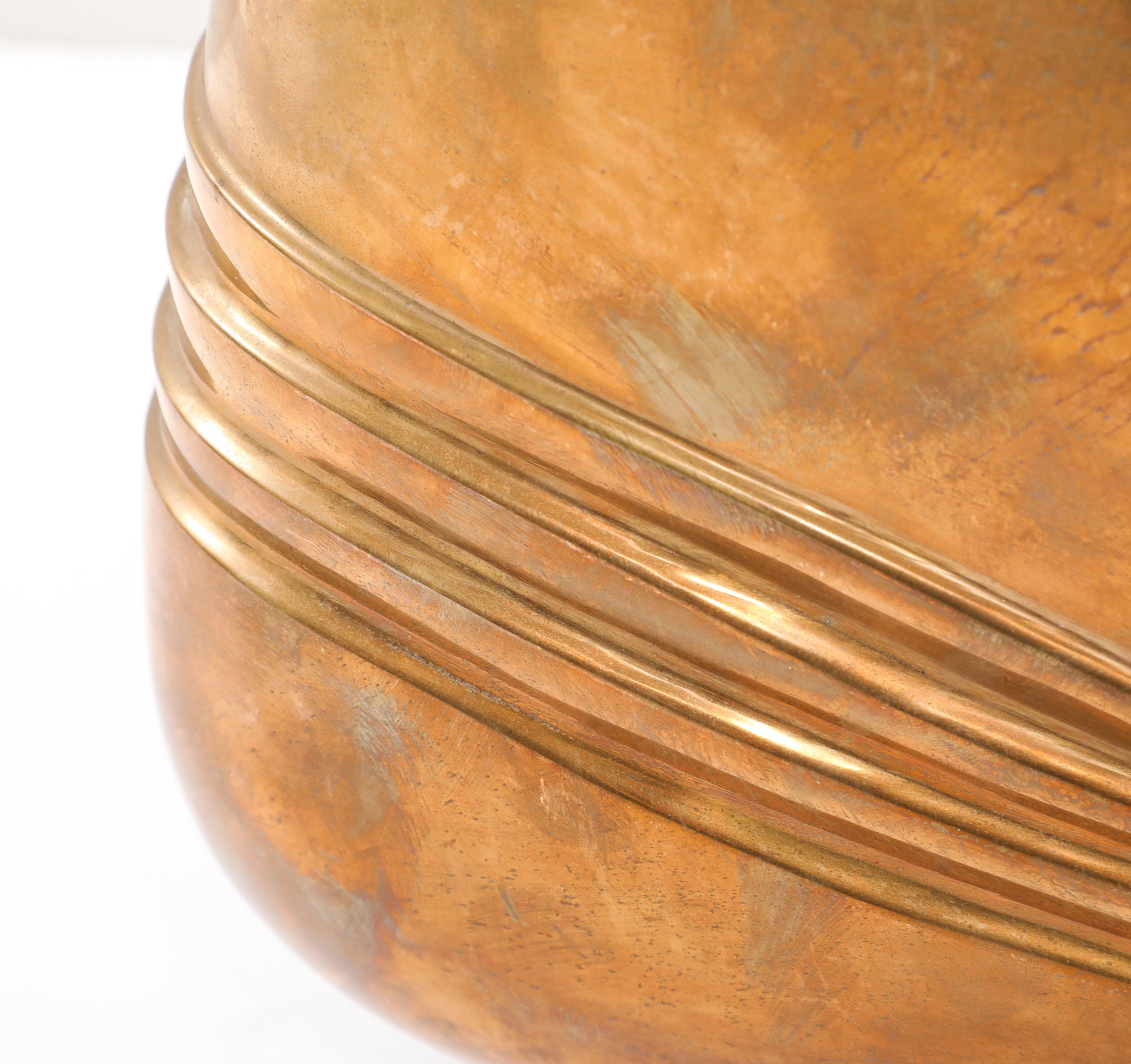 Fine XX secolo Mid-Century degli anni '70  Vasi in bronzo di Esa Fedrigolli in vendita
